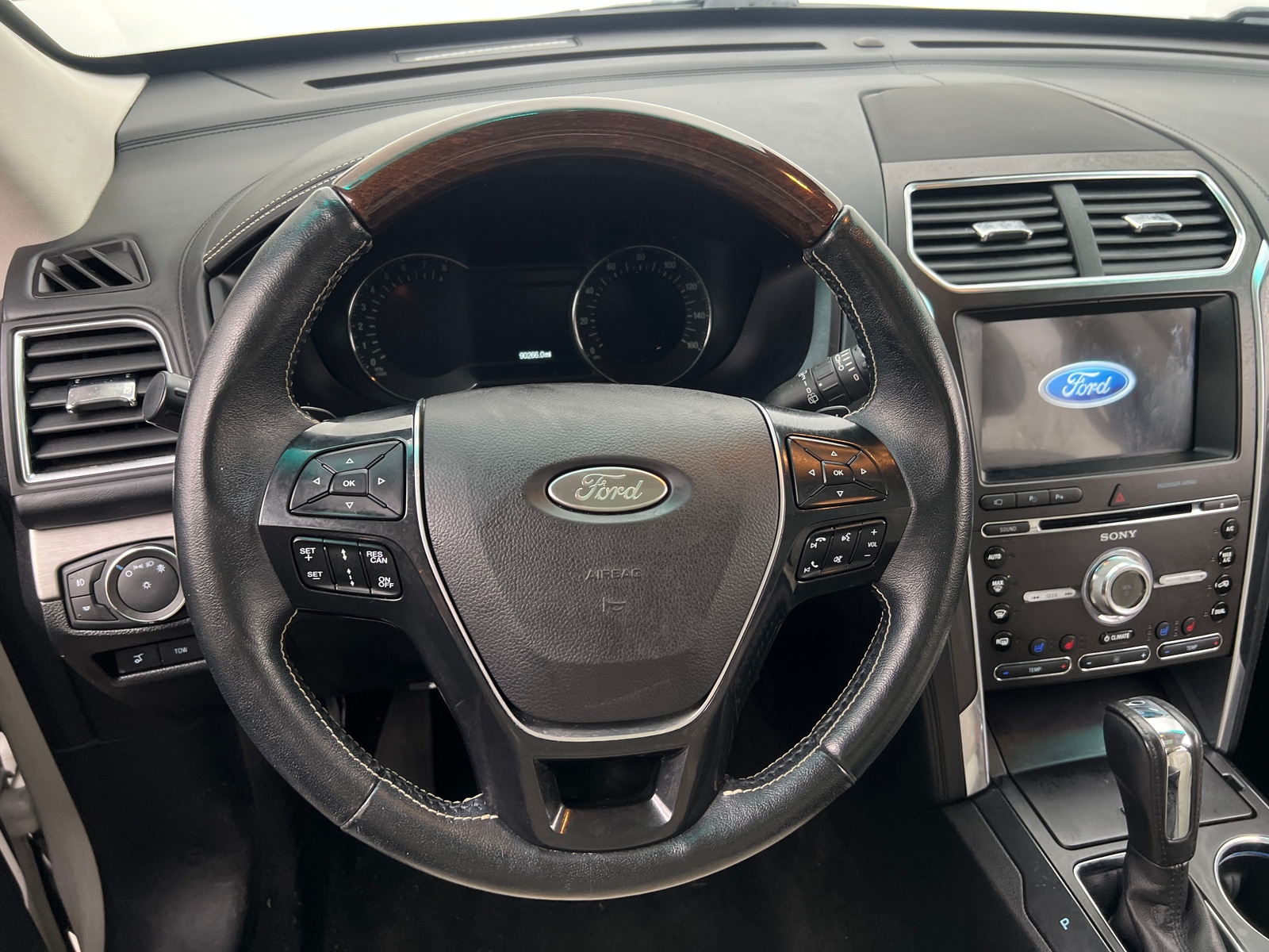 Thumbnail: 2017 Ford Explorer - 4