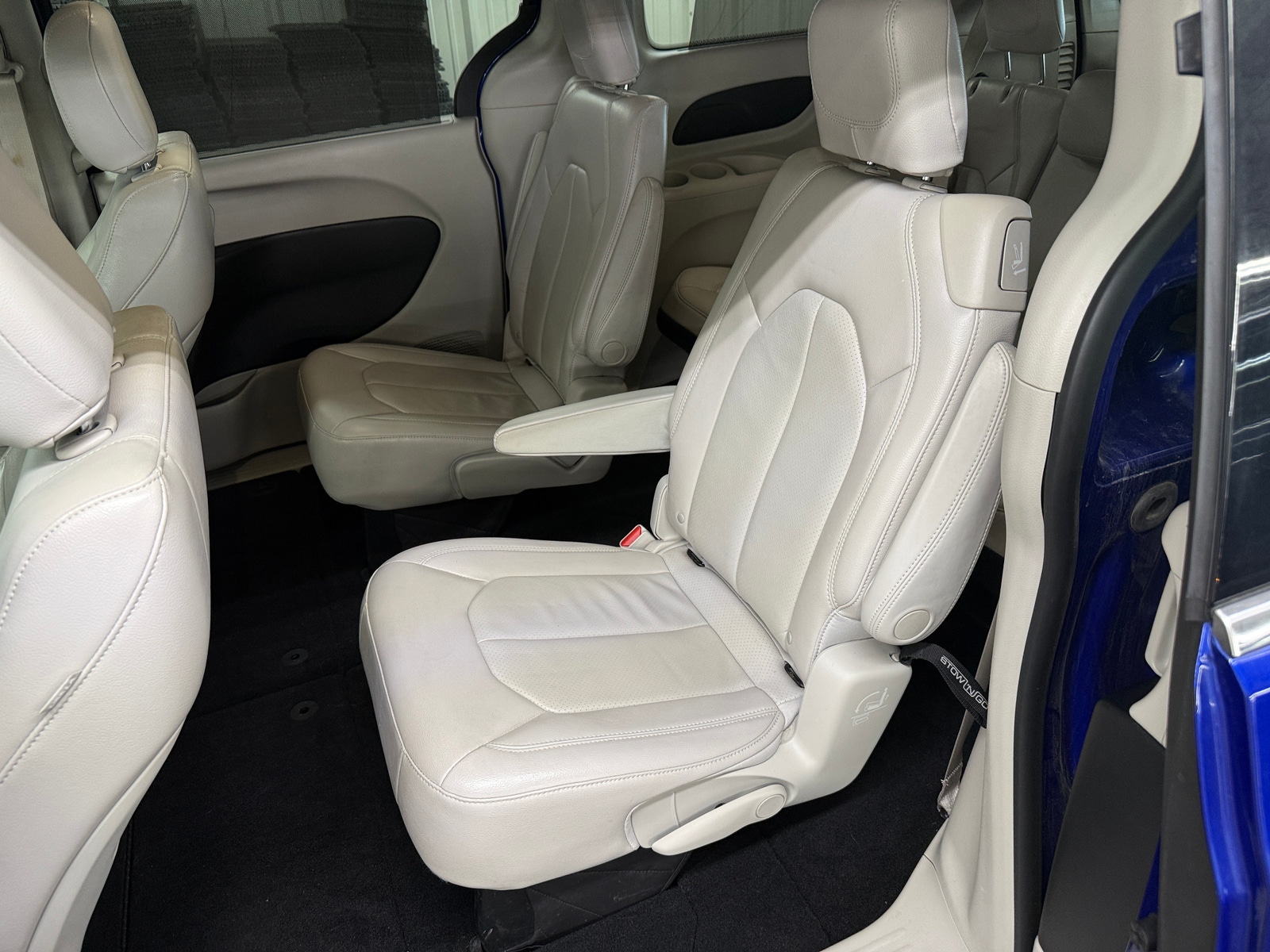 Thumbnail: 2018 Chrysler Pacifica - 5