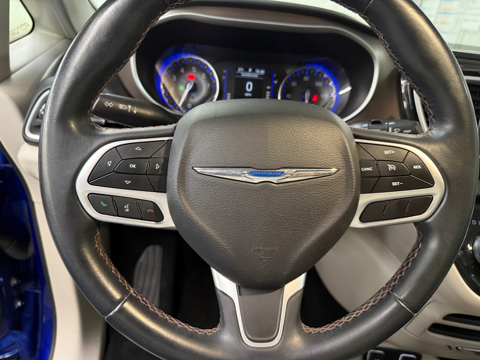 Thumbnail: 2018 Chrysler Pacifica - 4