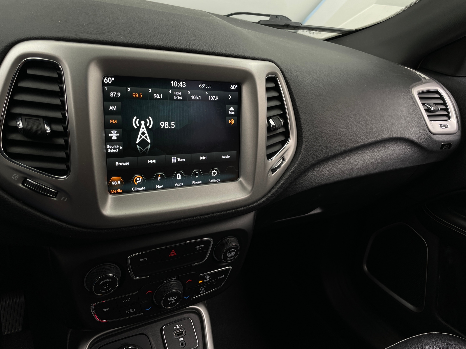 Thumbnail: 2021 Jeep Compass - 3