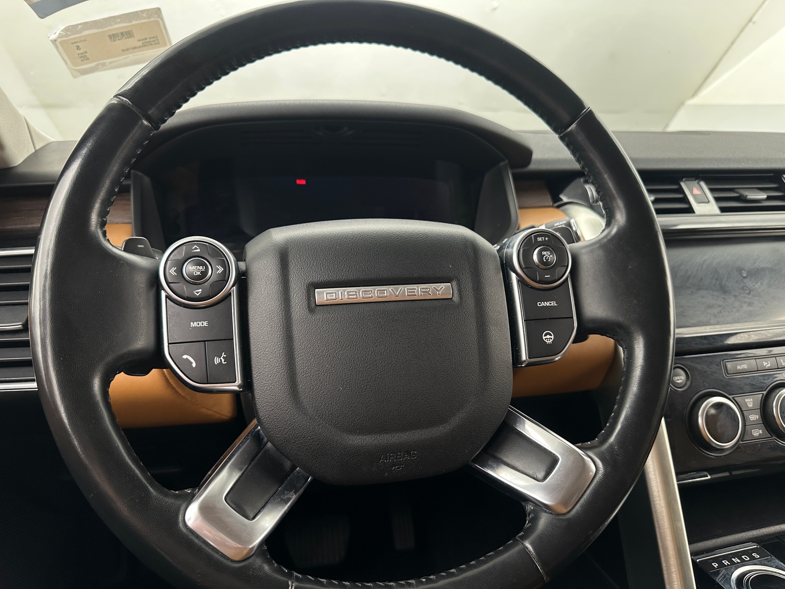 Thumbnail: 2018 Land Rover Discovery - 4