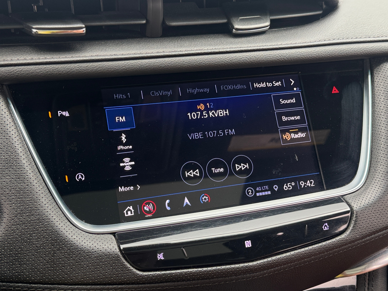 Thumbnail: 2021 Cadillac XT5 - 3