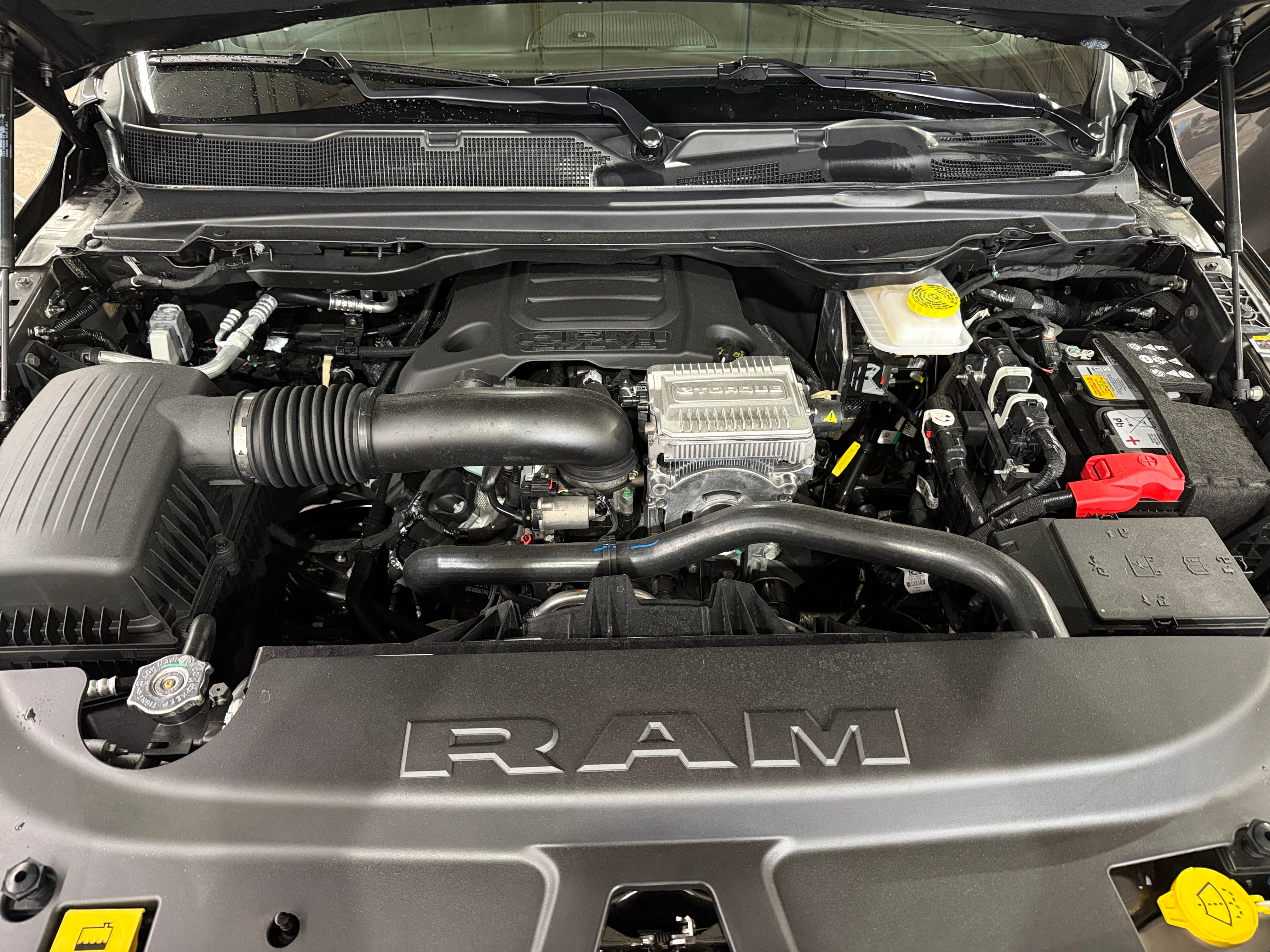 2026 RAM 1500 Laramie 4x4 Crew Cab 5'7's photo