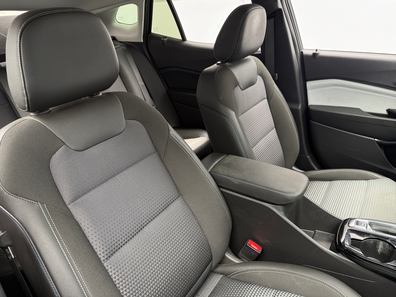 Thumbnail: 2025 Chevrolet Trax - 2