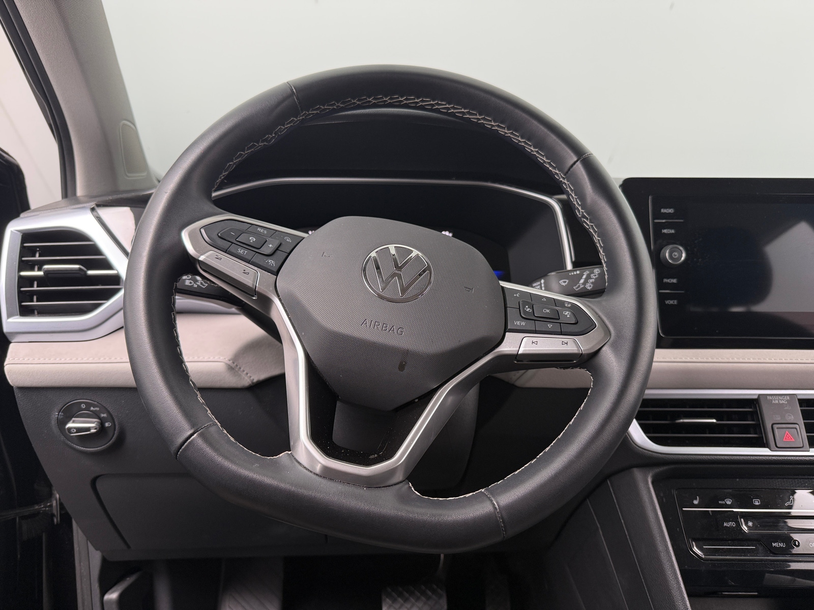 Thumbnail: 2025 Volkswagen Taos - 5