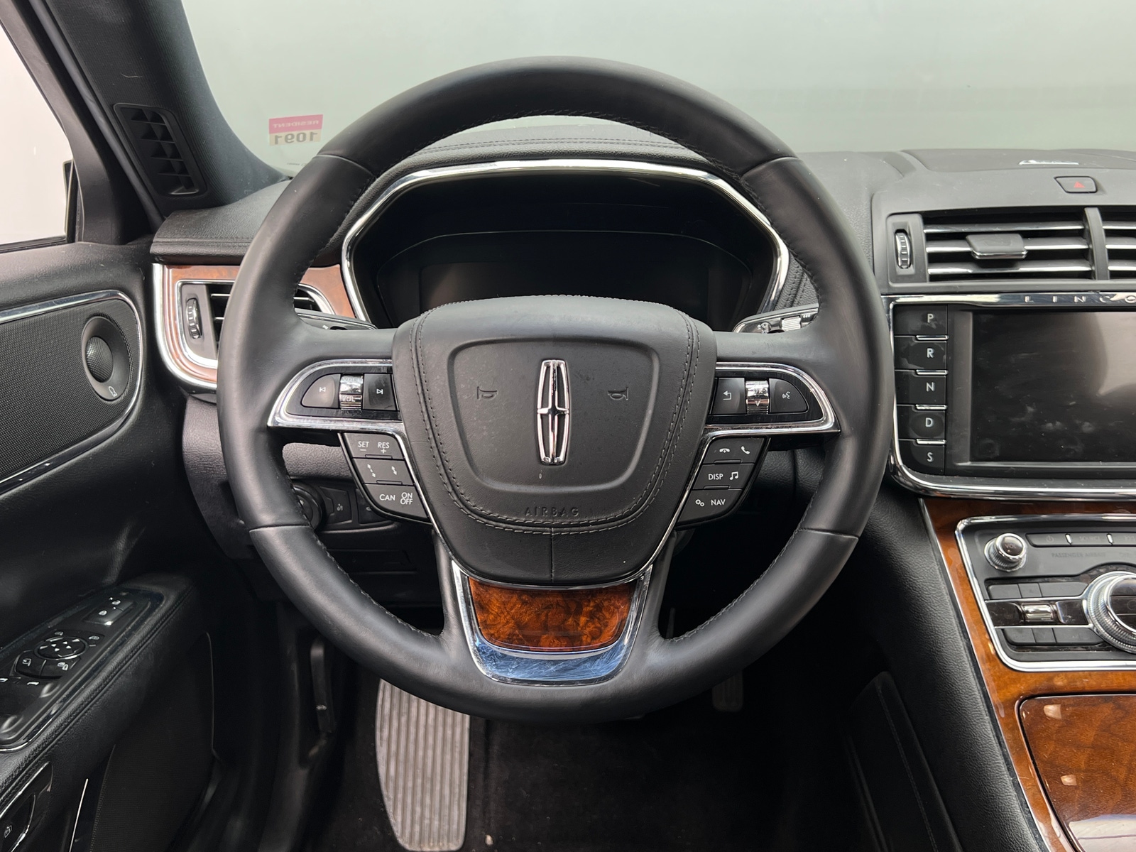 Thumbnail: 2017 Lincoln Continental - 4