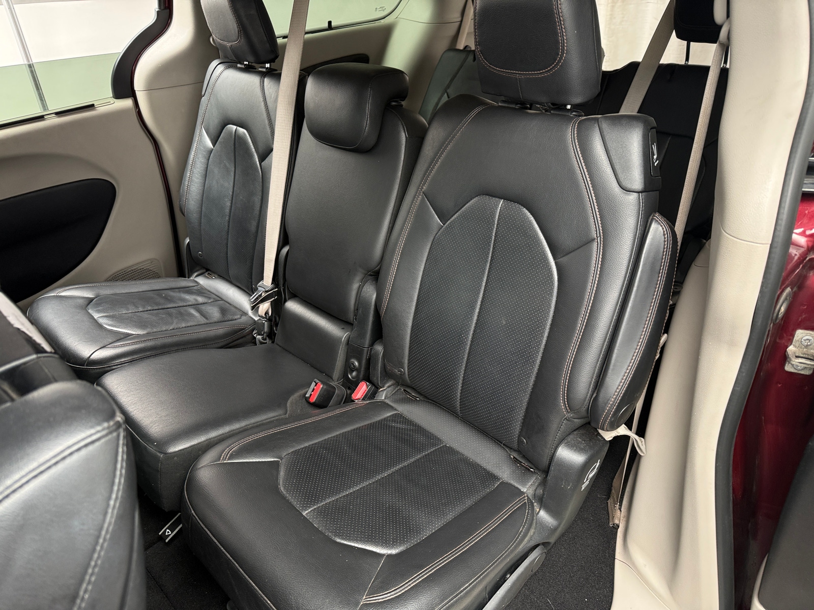 Thumbnail: 2017 Chrysler Pacifica - 5