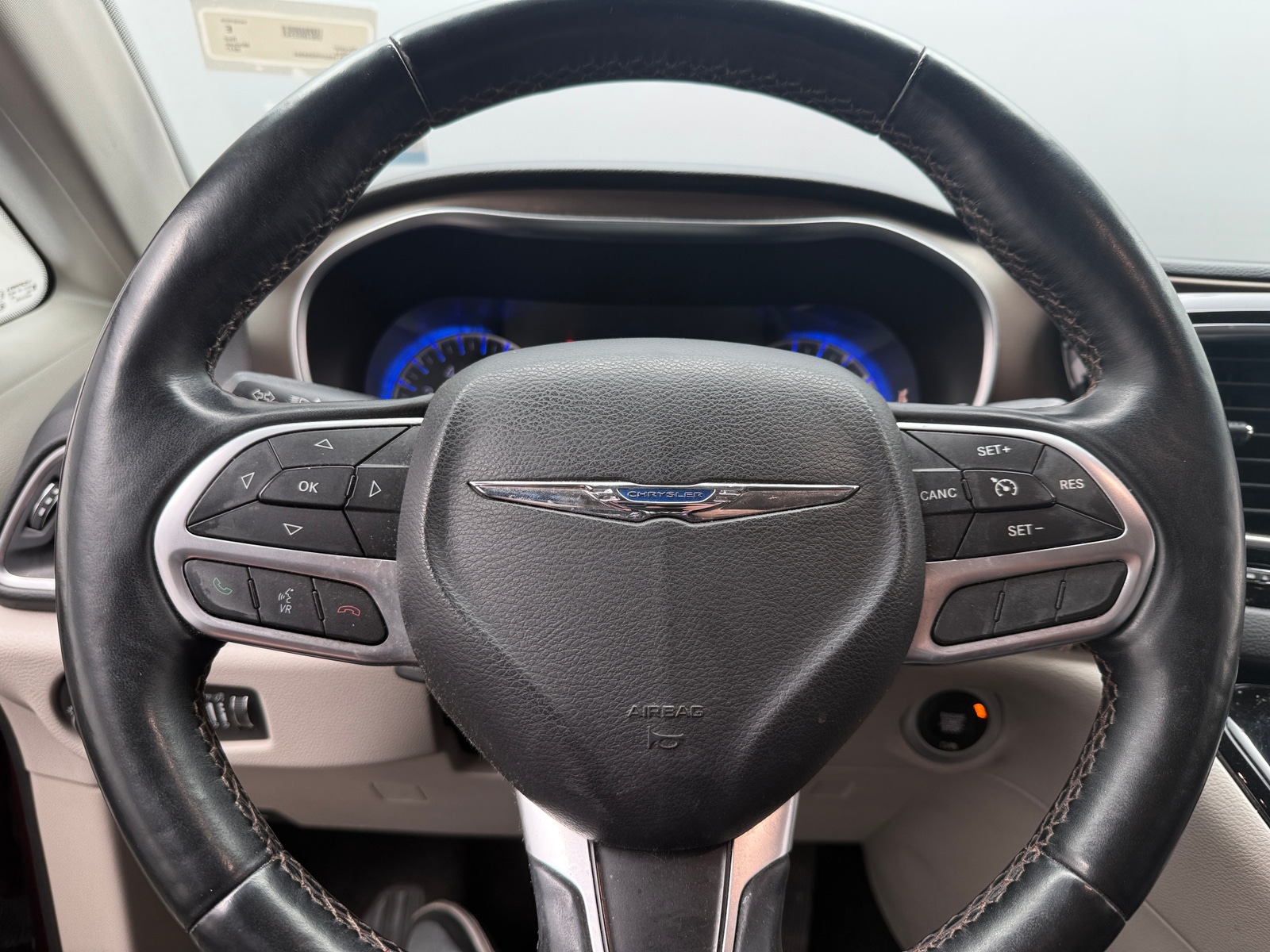 Thumbnail: 2017 Chrysler Pacifica - 4