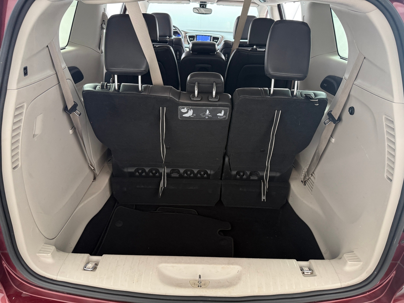 Thumbnail: 2017 Chrysler Pacifica - 6