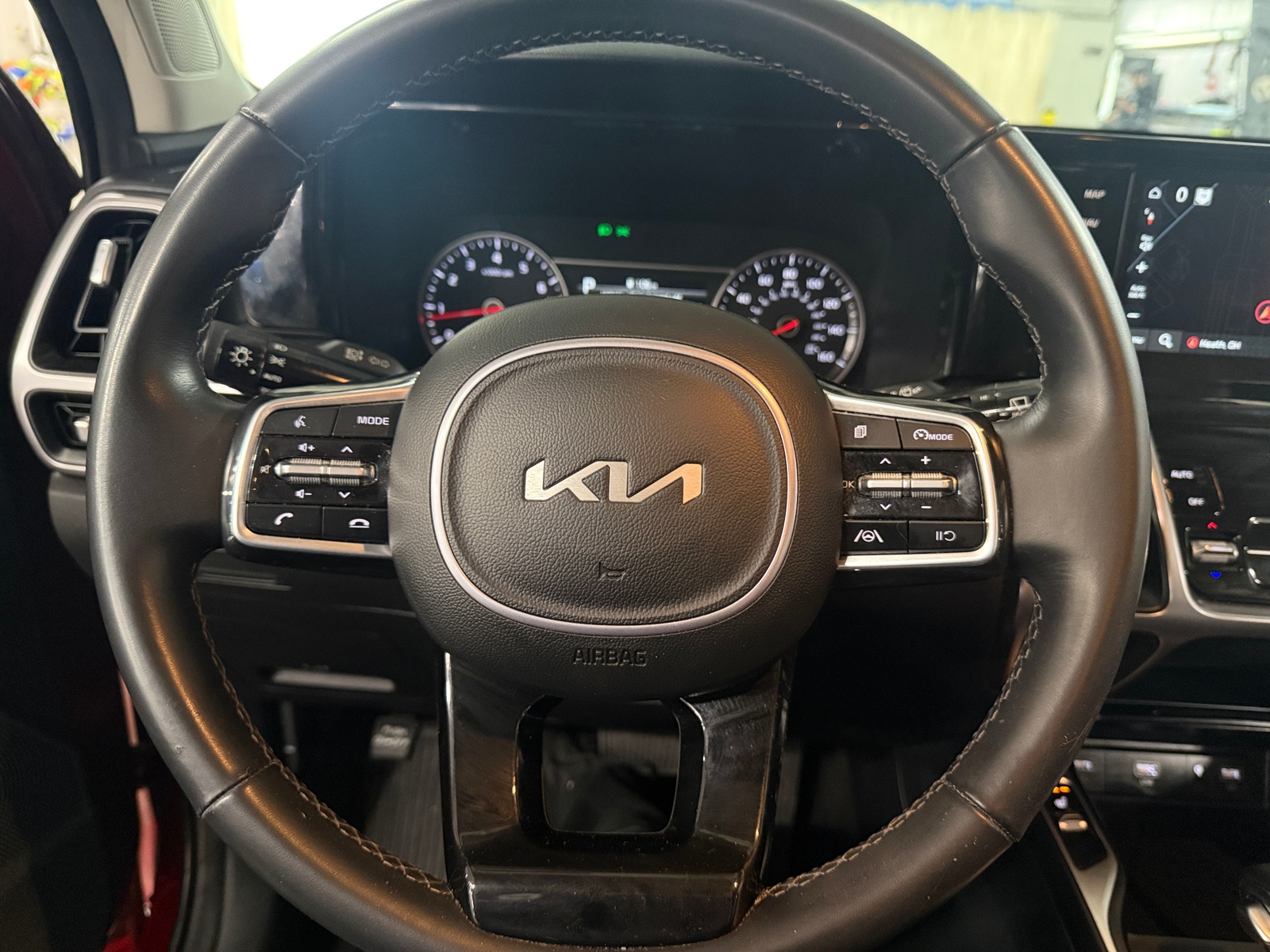 Thumbnail: 2023 Kia Sorento - 4