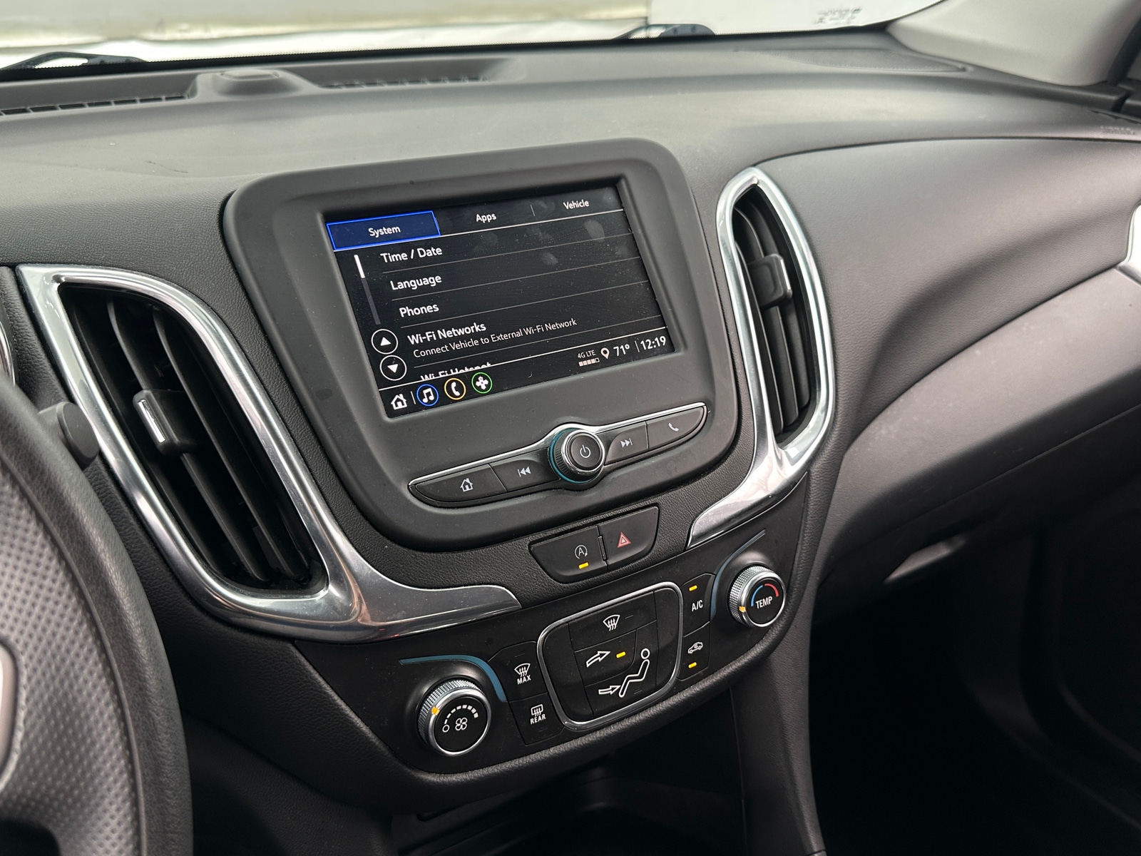 Thumbnail: 2022 Chevrolet Equinox - 4