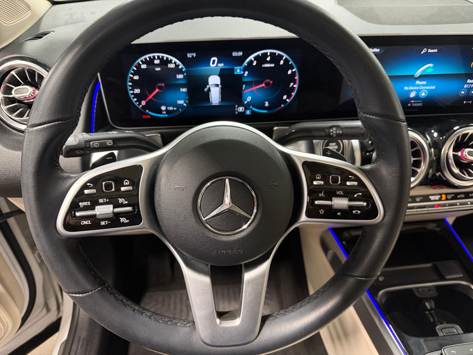 Thumbnail: 2021 Mercedes-Benz GLB - 4