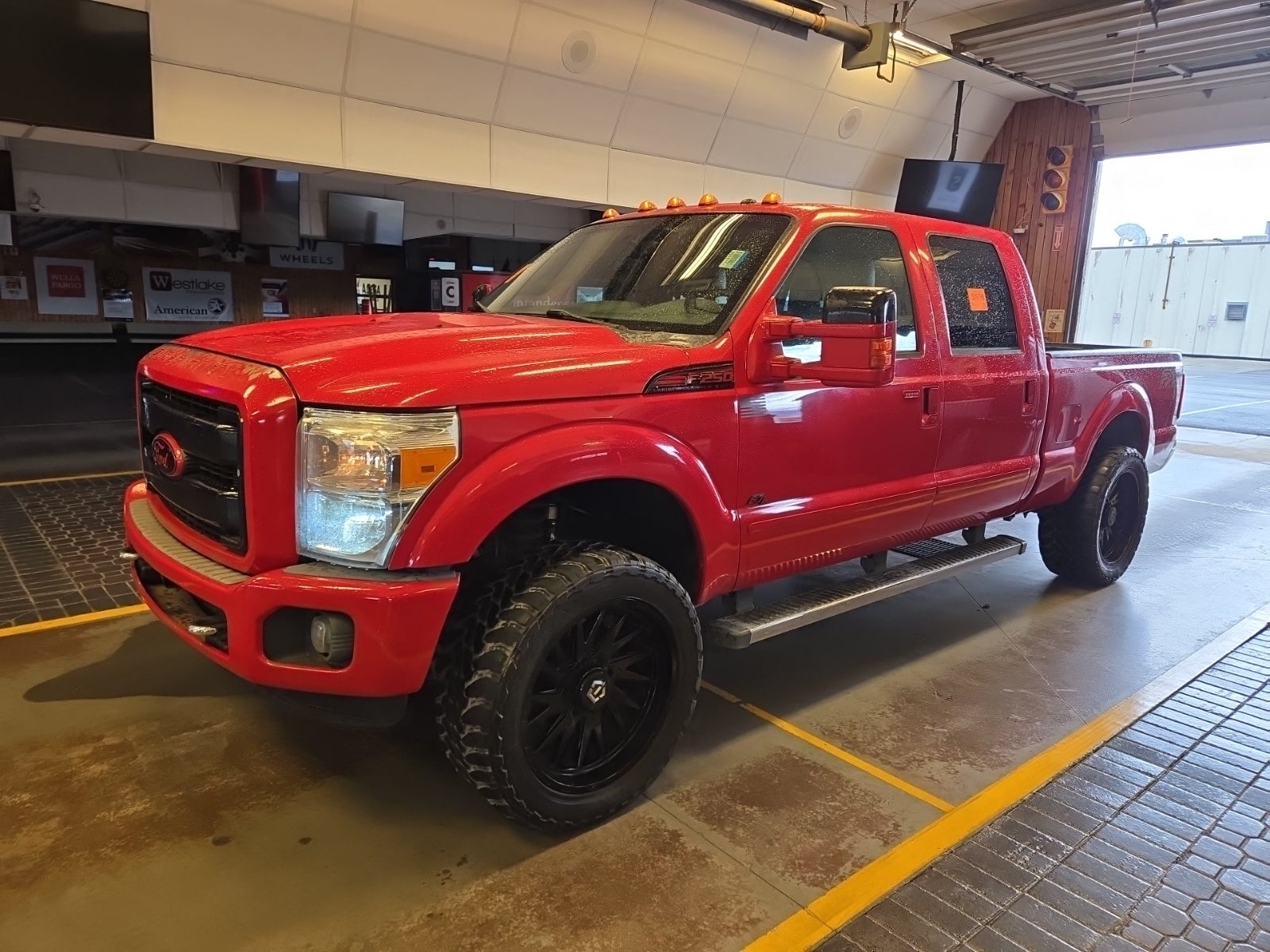 2015 Ford F-250 4WD Crew Cab 156" Lariat