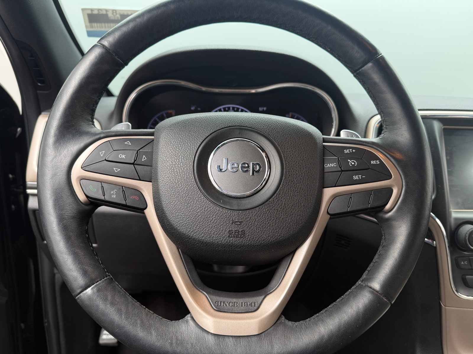 Thumbnail: 2017 Jeep Grand Cherokee - 4