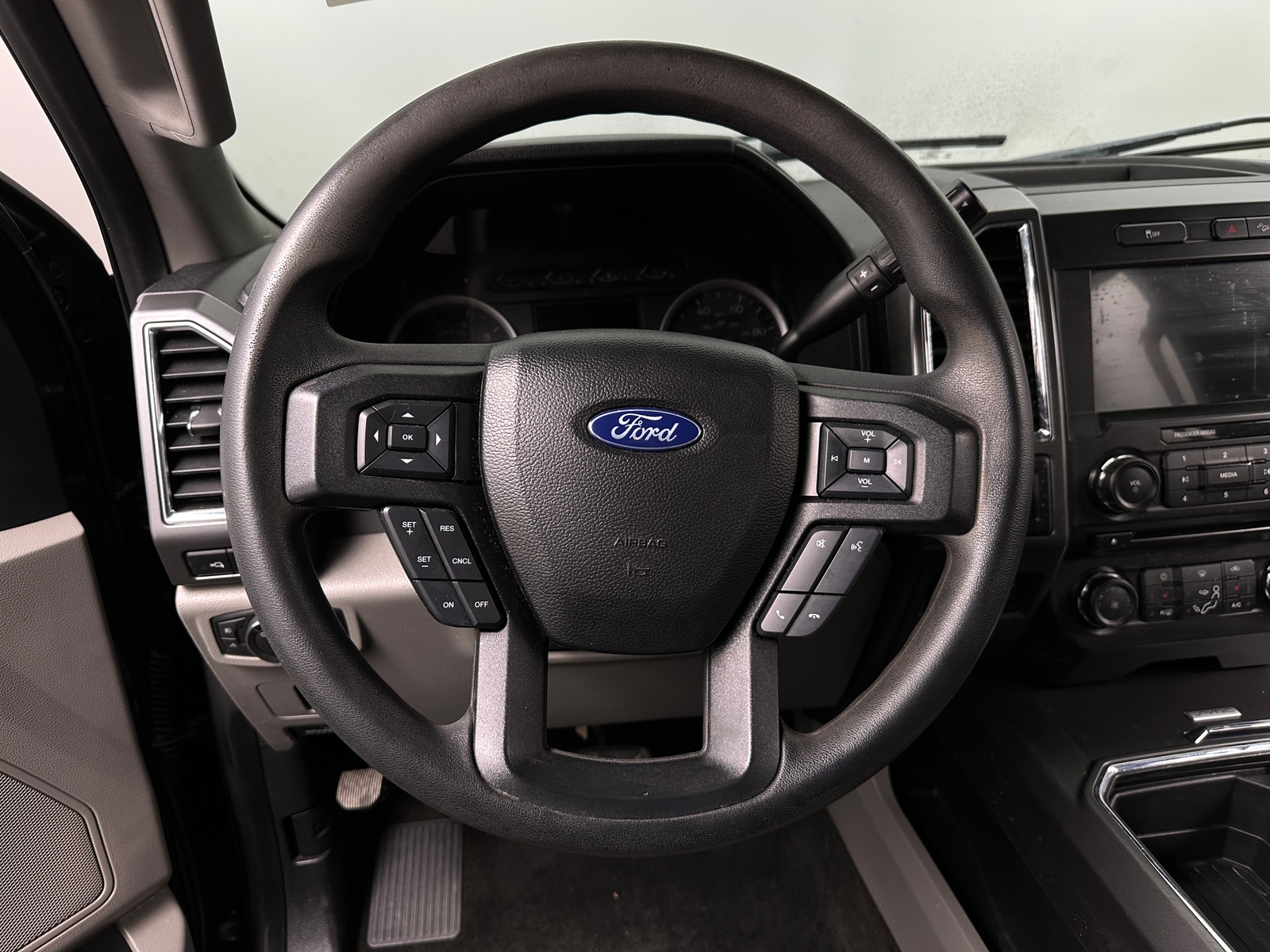 Thumbnail: 2018 Ford Econoline - 5