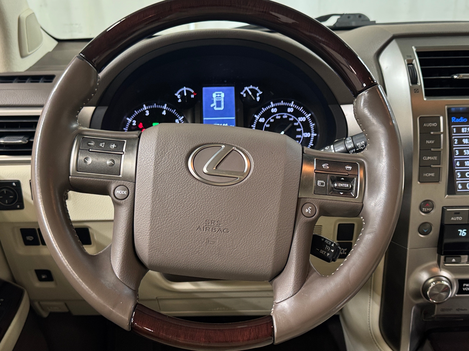 Thumbnail: 2019 Lexus GX - 4