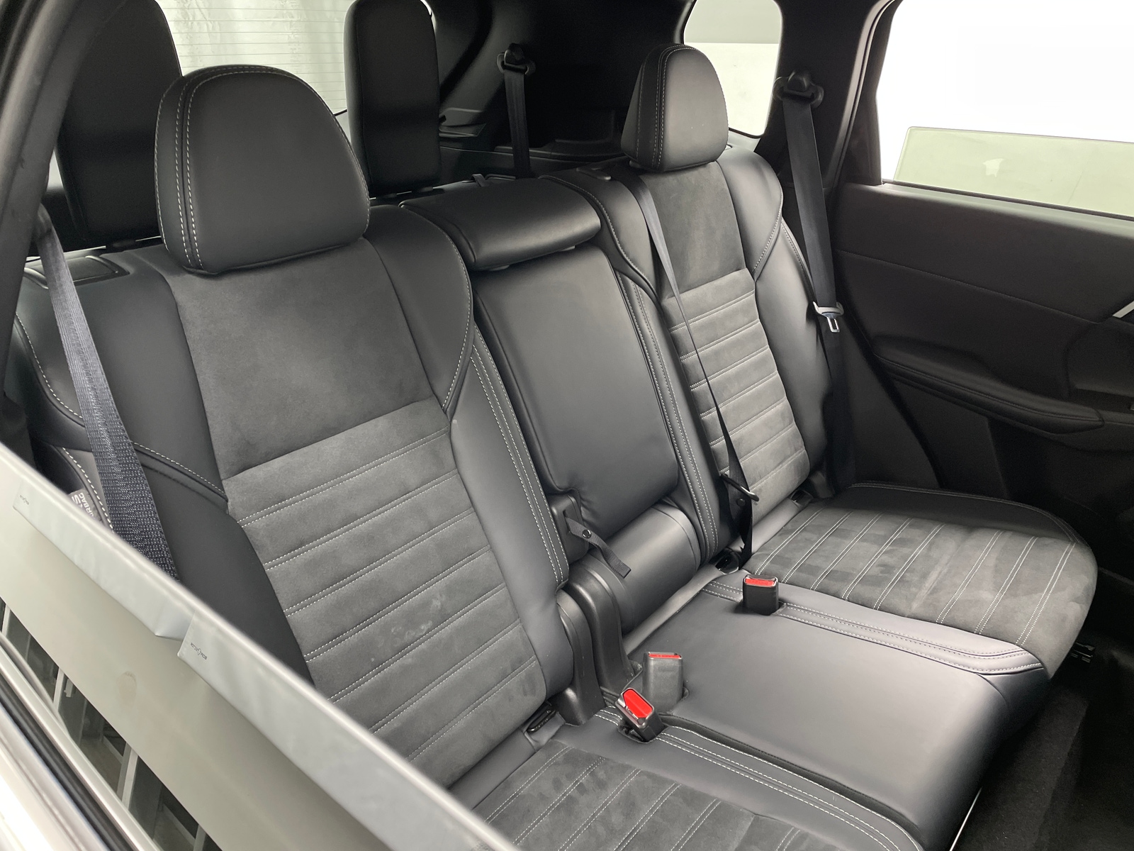 Thumbnail: 2024 Mitsubishi Outlander - 5