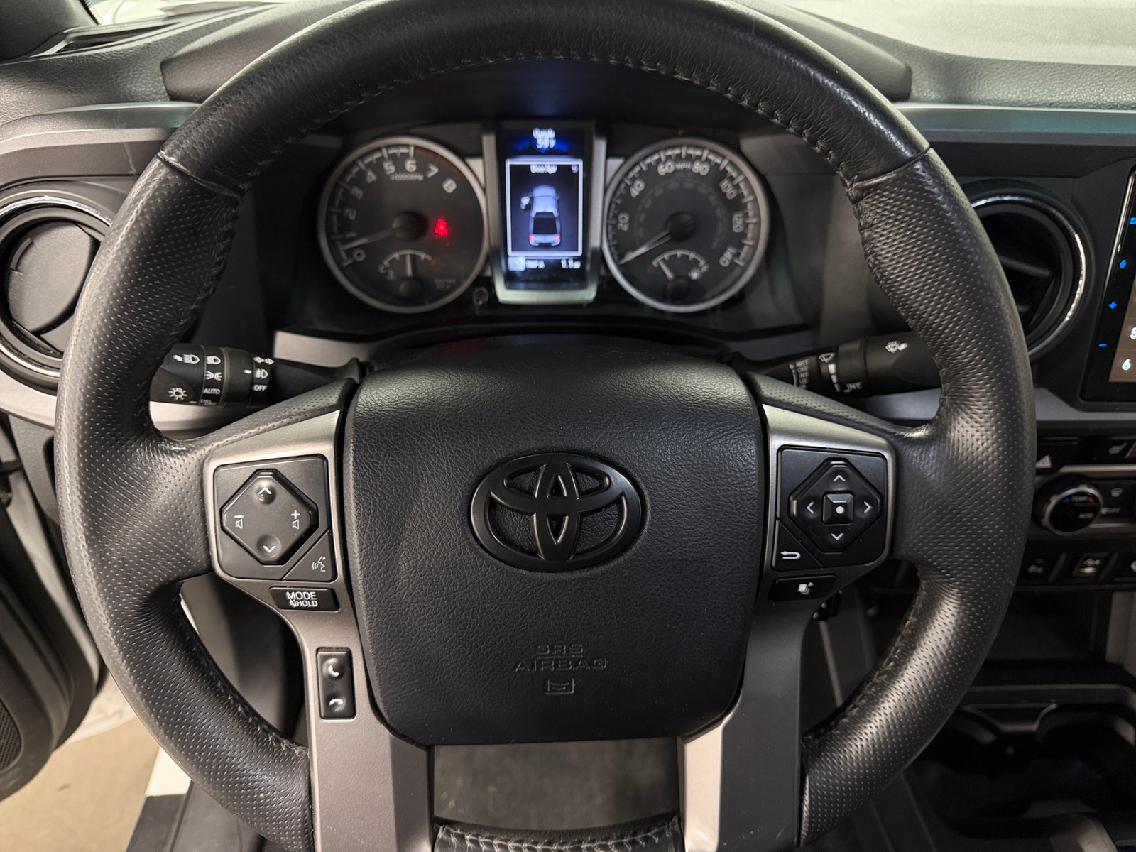 Thumbnail: 2017 Toyota Tacoma - 4