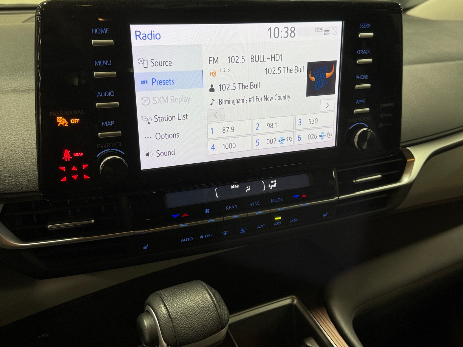 Thumbnail: 2022 Toyota Sienna - 3