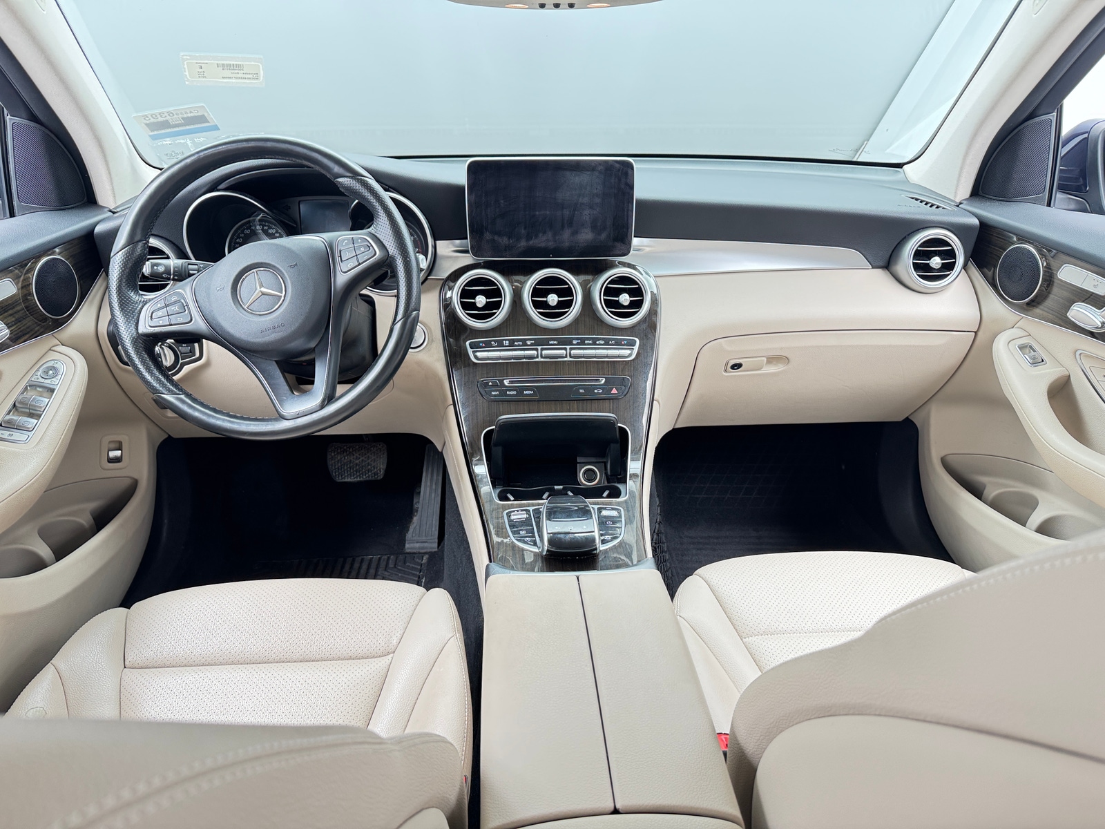 Thumbnail: 2016 Mercedes-Benz GLC - 2