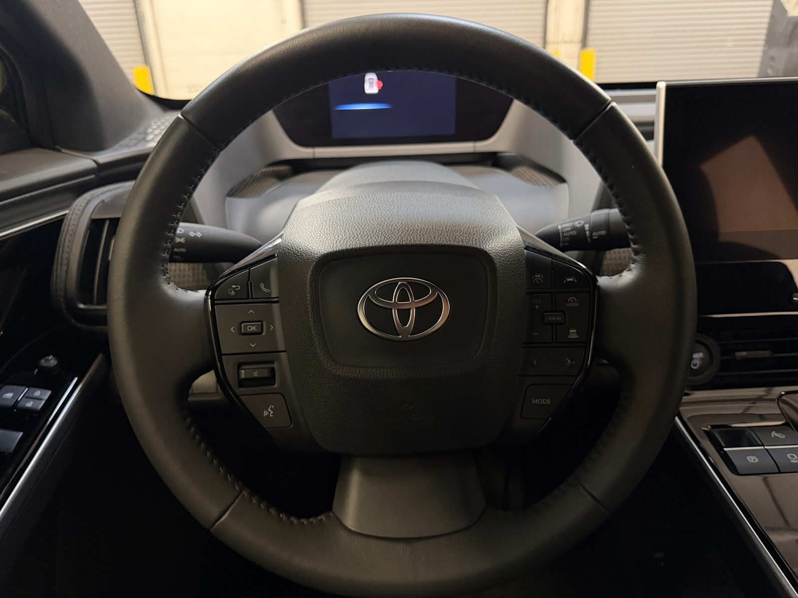Thumbnail: 2025 Toyota bZ4X - 5