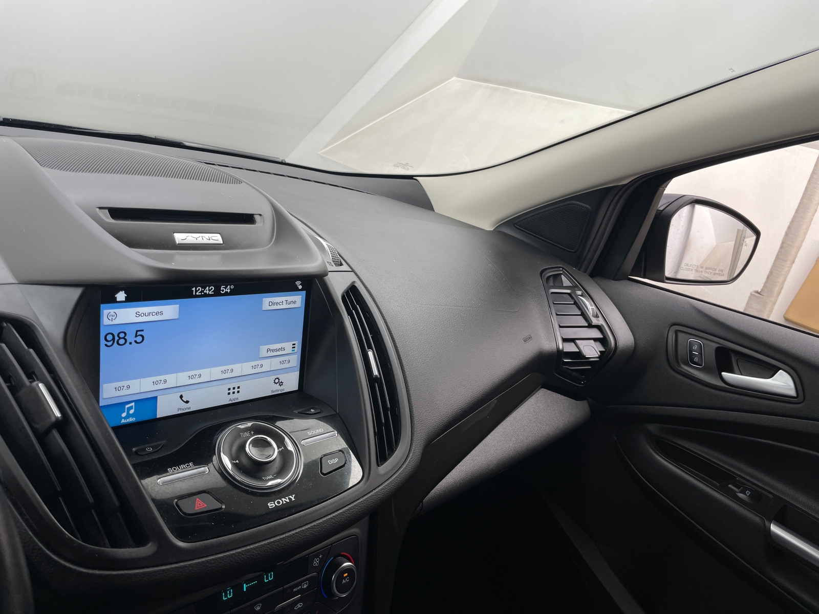 Thumbnail: 2017 Ford Escape - 3