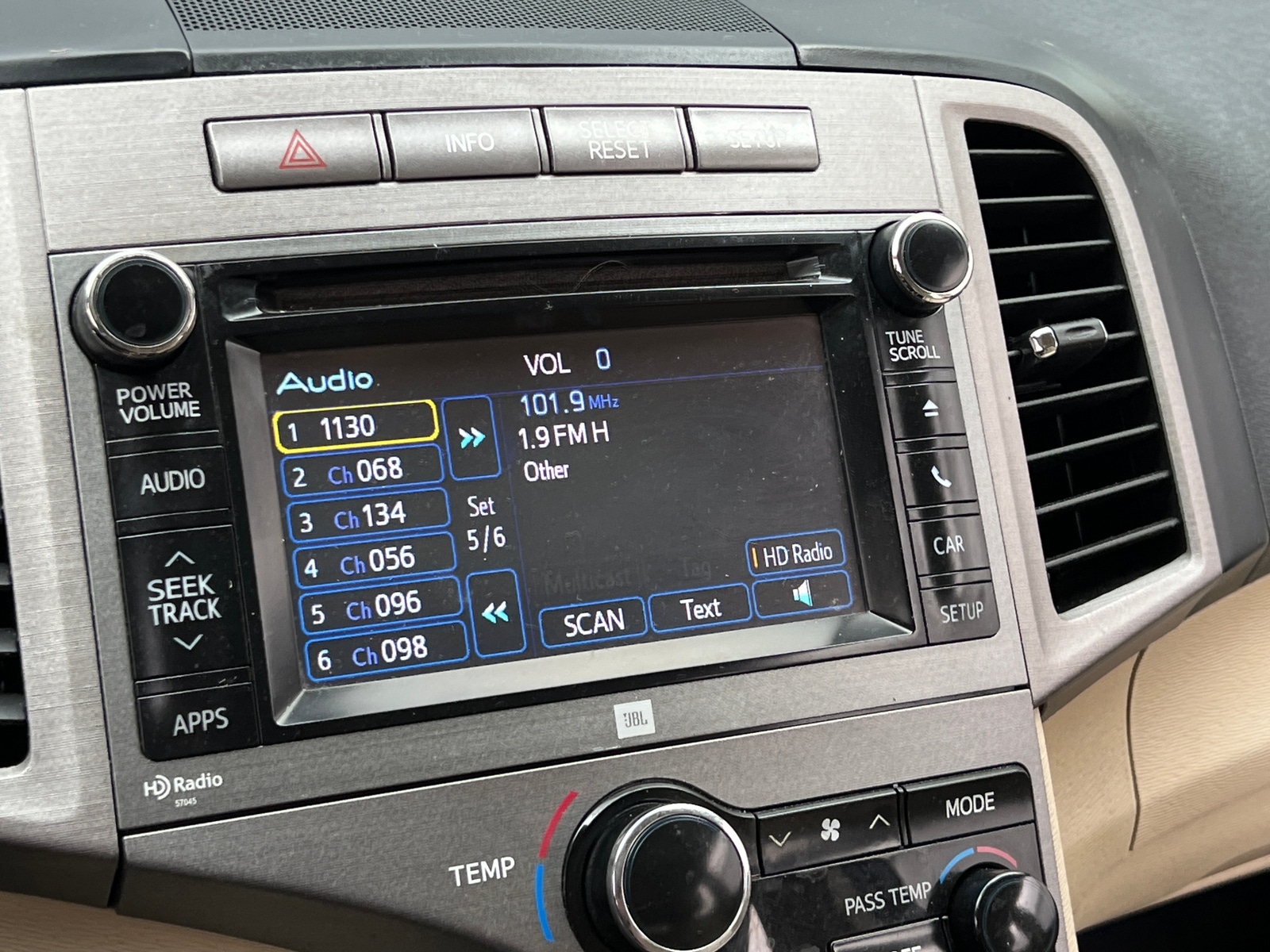 Thumbnail: 2014 Toyota Venza - 4