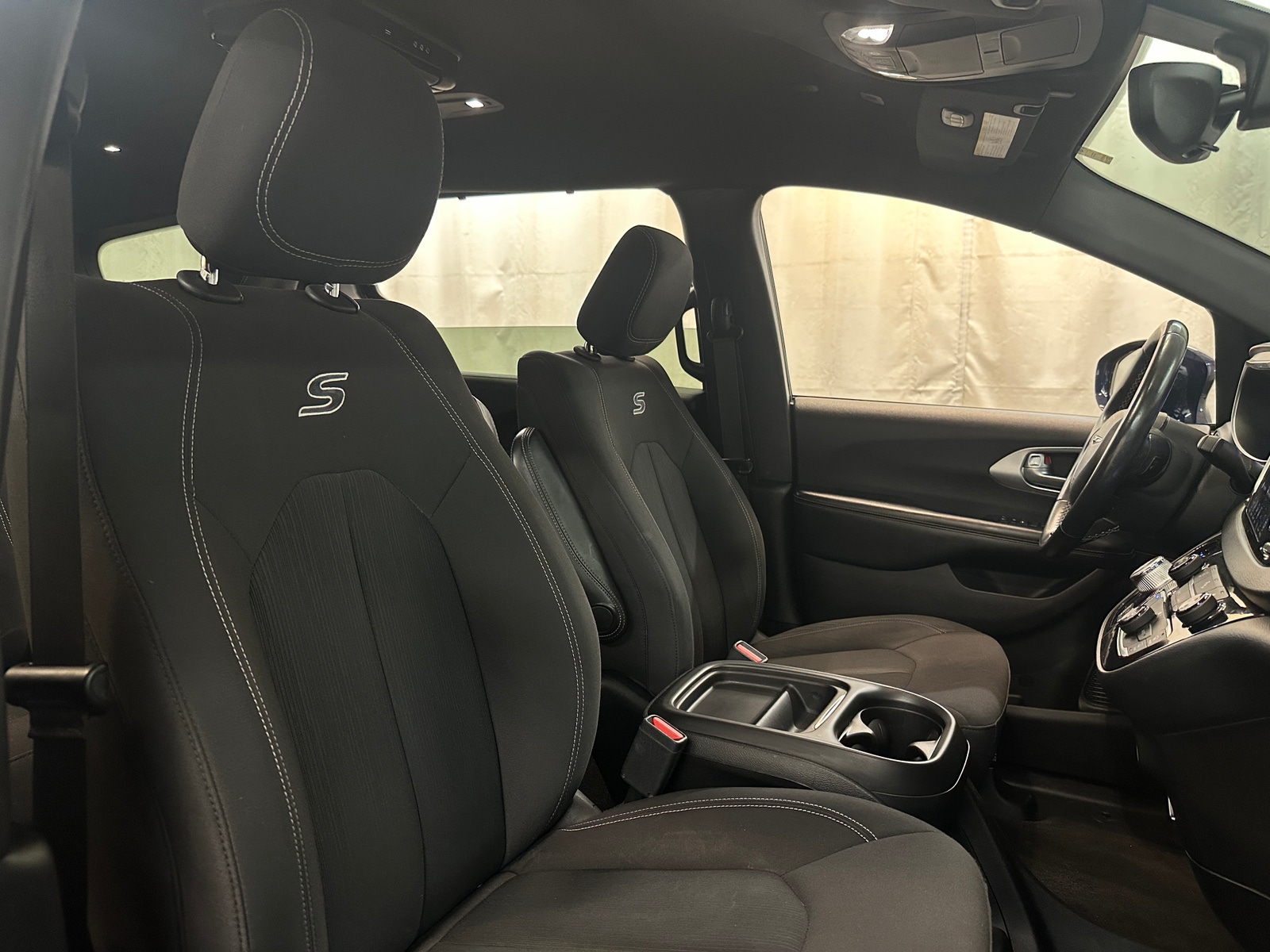 Thumbnail: 2018 Chrysler Pacifica - 2