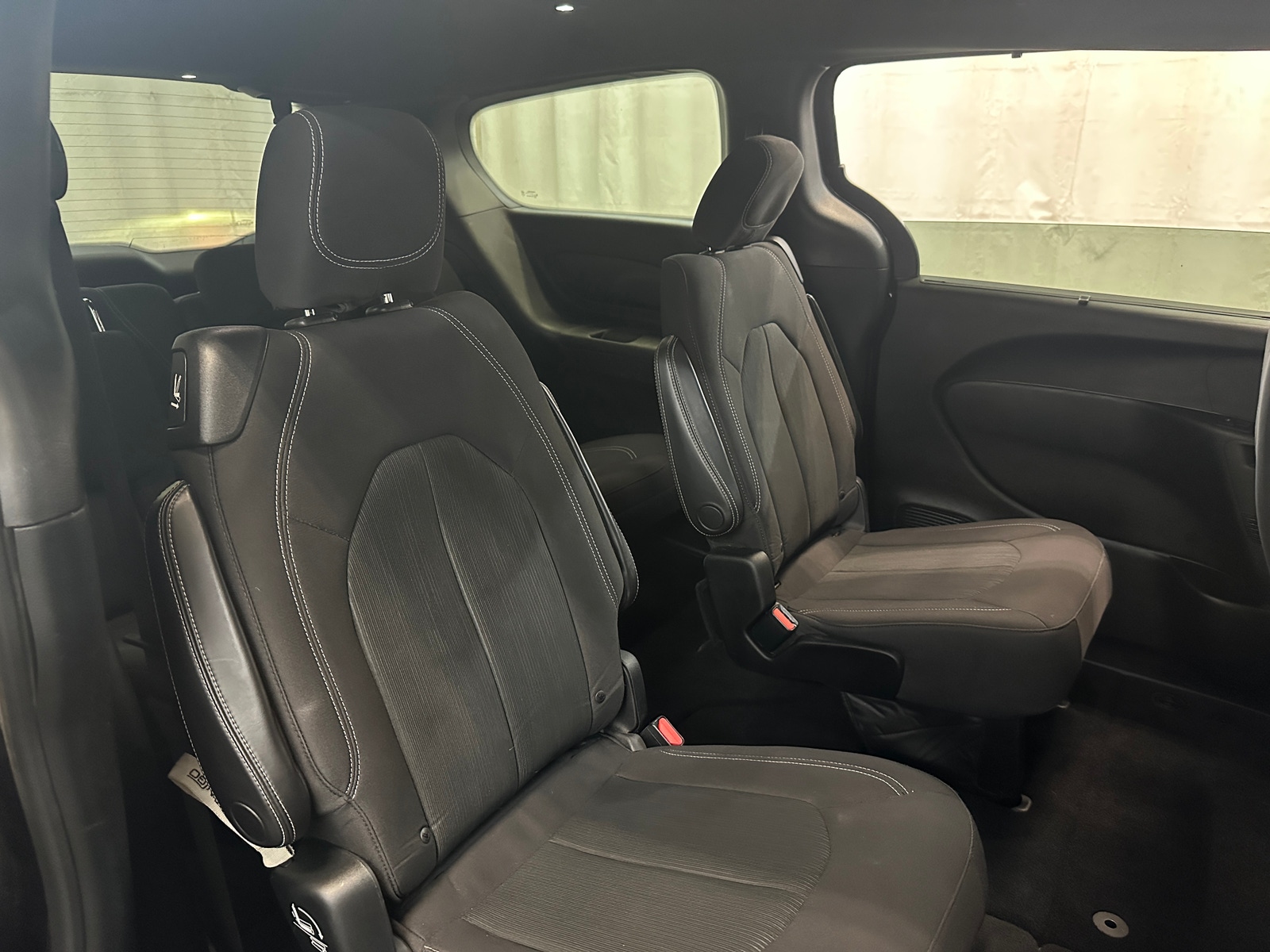 Thumbnail: 2018 Chrysler Pacifica - 6