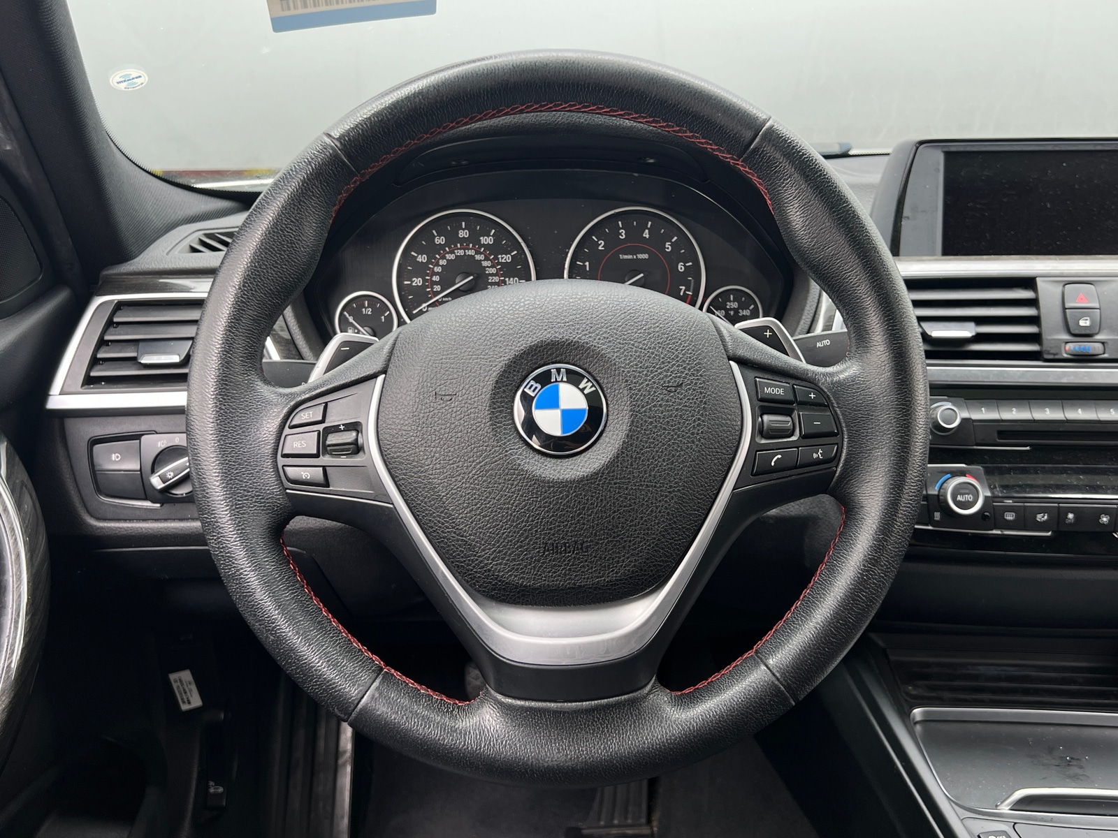 Thumbnail: 2017 BMW 3 Series - 4