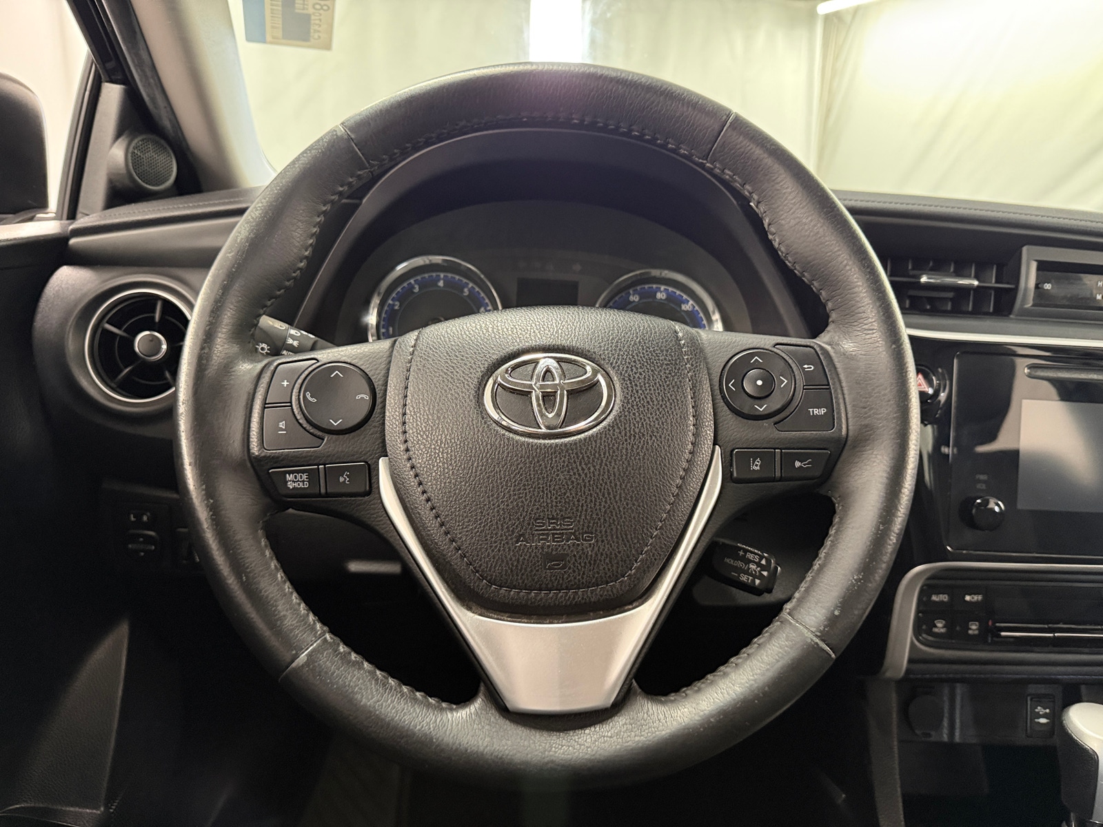 Thumbnail: 2018 Toyota Corolla - 5