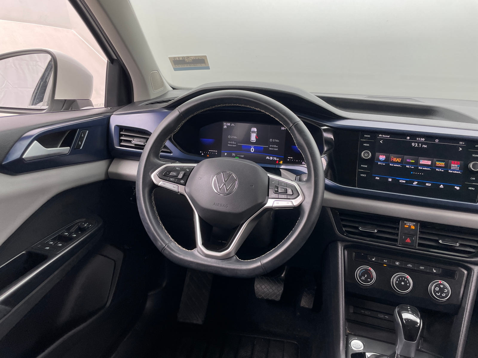 Thumbnail: 2022 Volkswagen Taos - 5