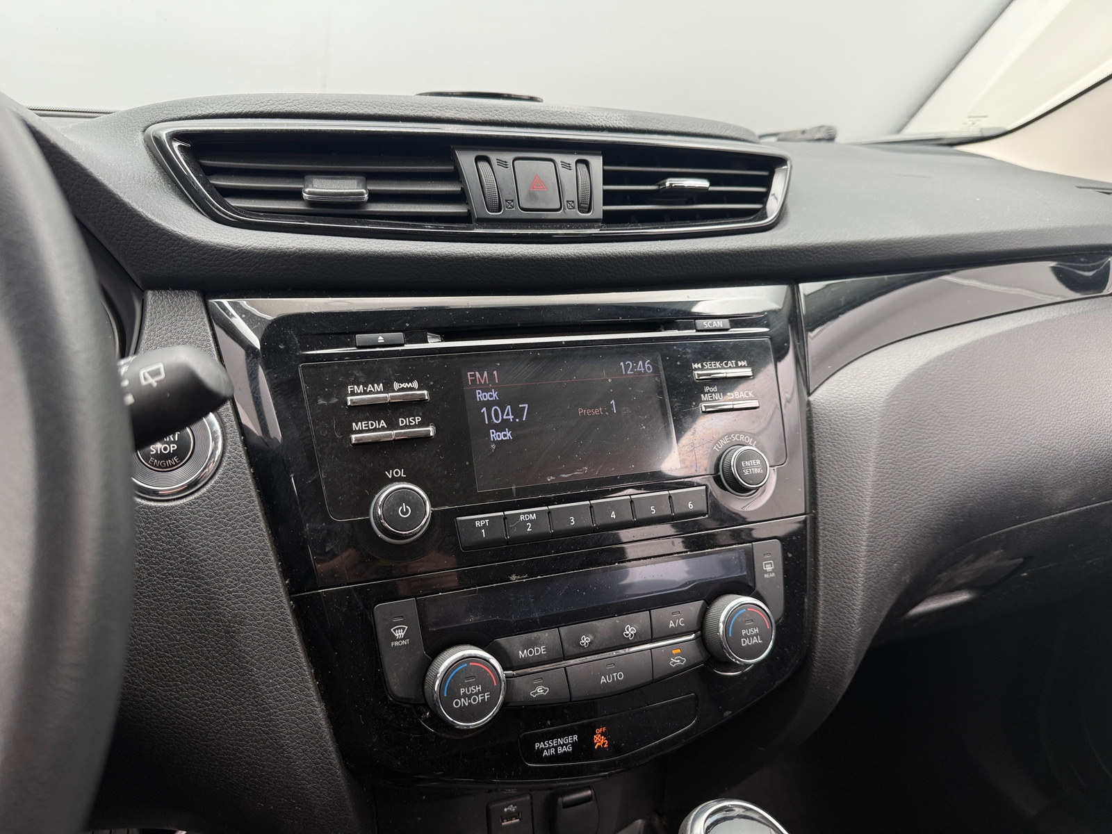 Thumbnail: 2017 Nissan Rogue Sport - 4