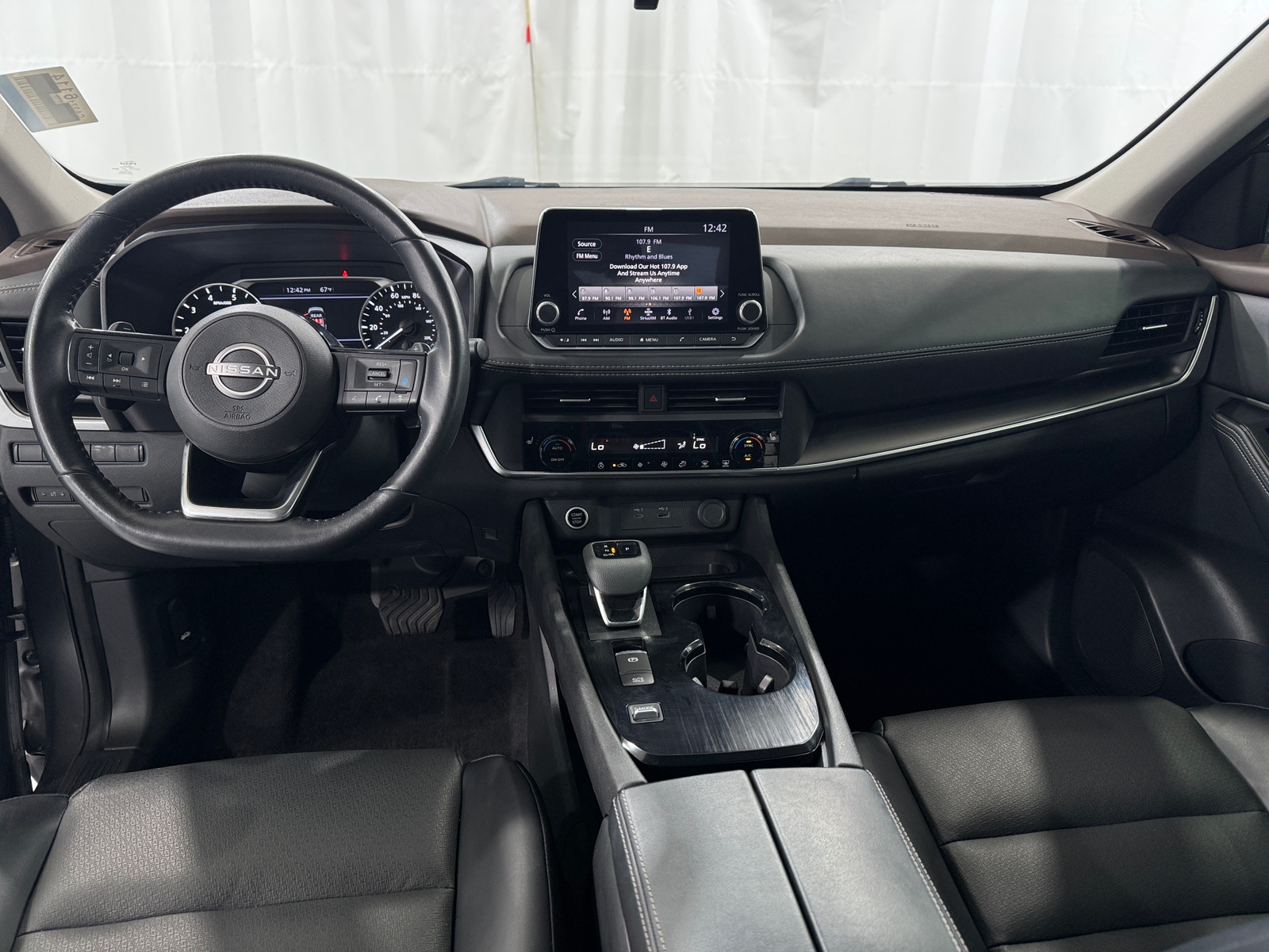 Thumbnail: 2023 Nissan Rogue - 3