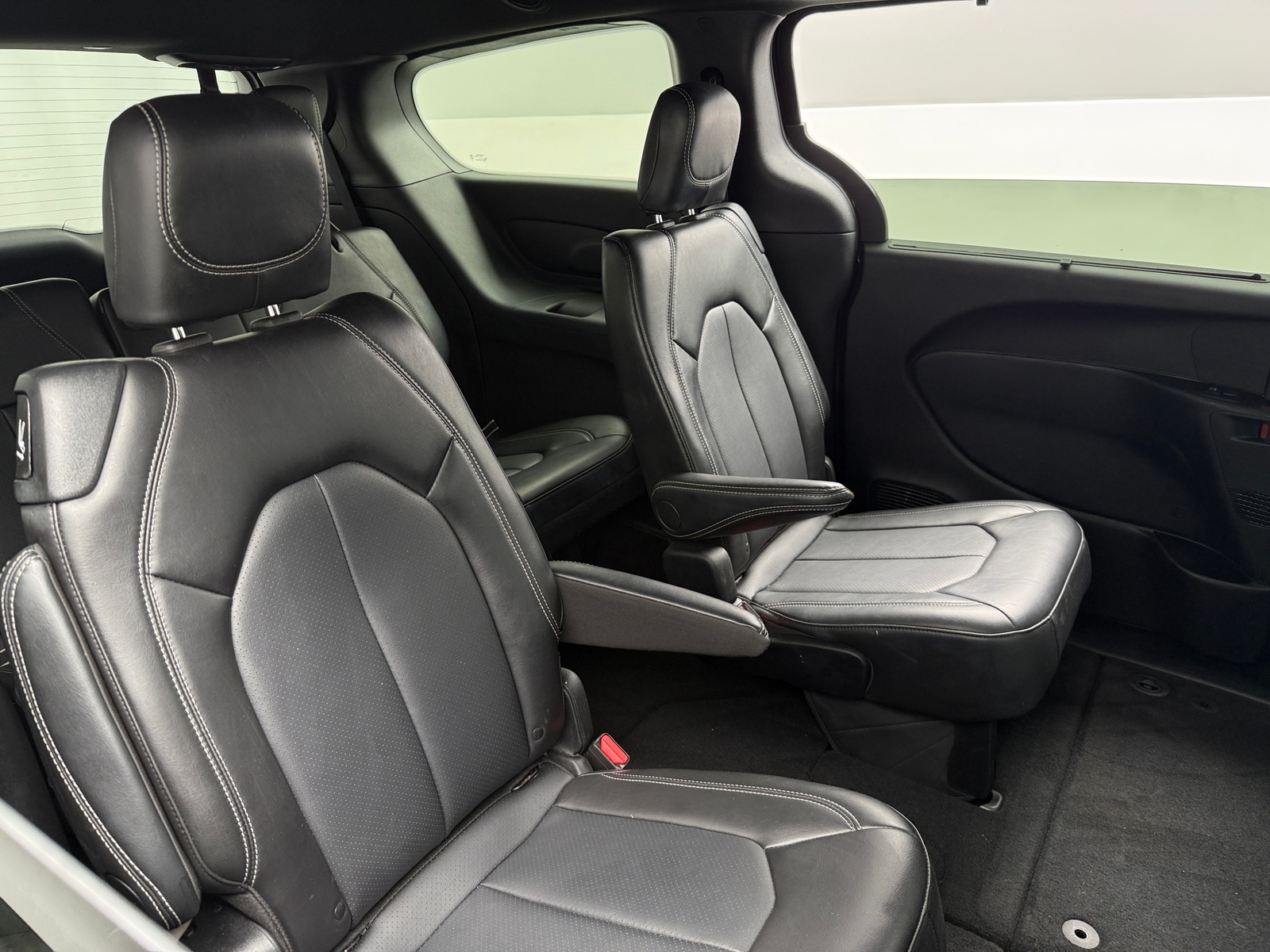 Thumbnail: 2025 Chrysler Pacifica - 5