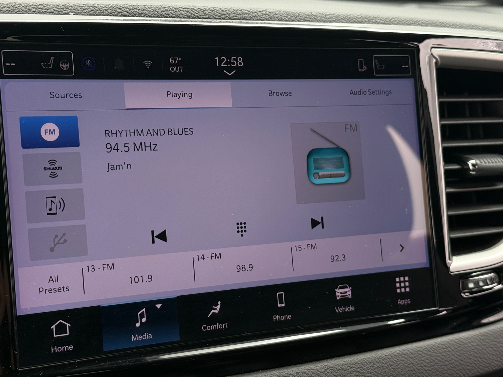 Thumbnail: 2025 Chrysler Pacifica - 3