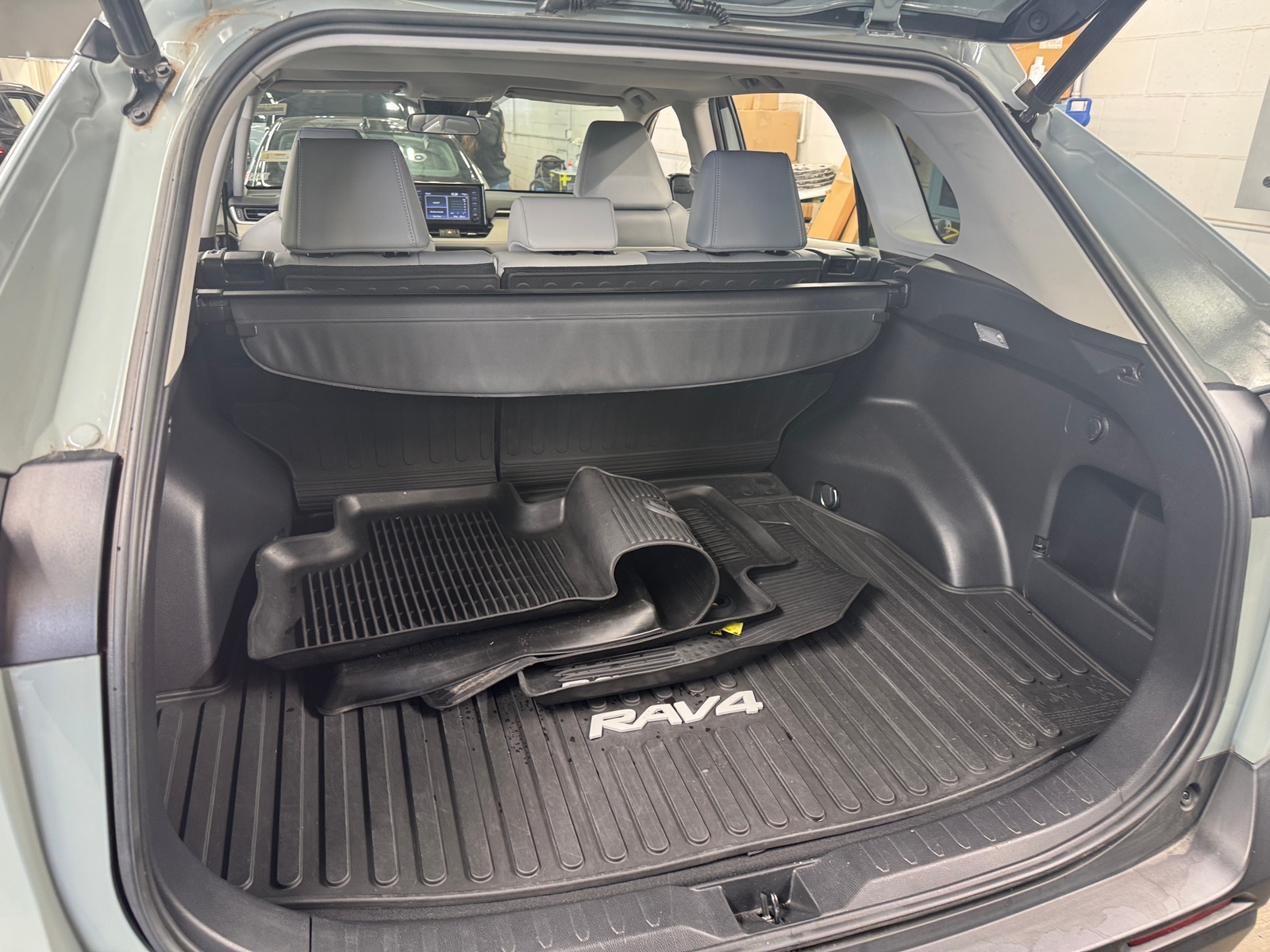 Thumbnail: 2019 Toyota RAV4 - 6