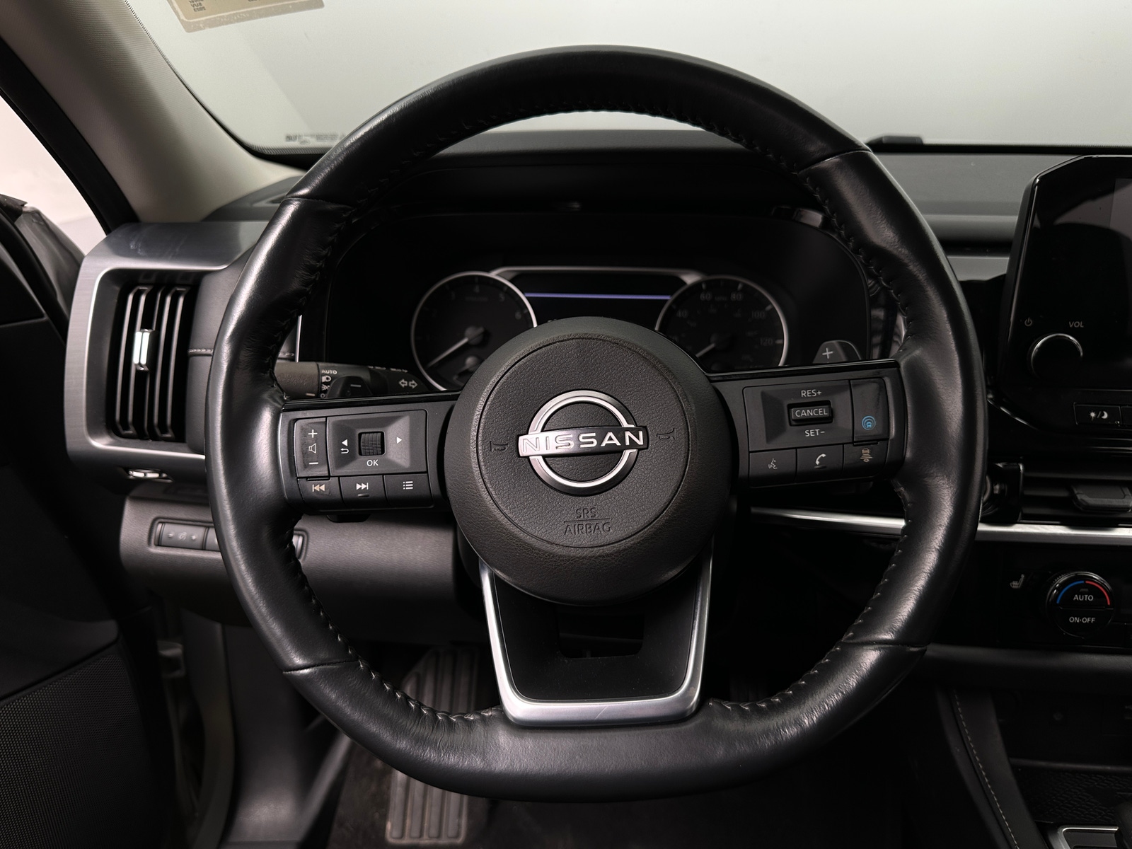 Thumbnail: 2023 Nissan Pathfinder - 4