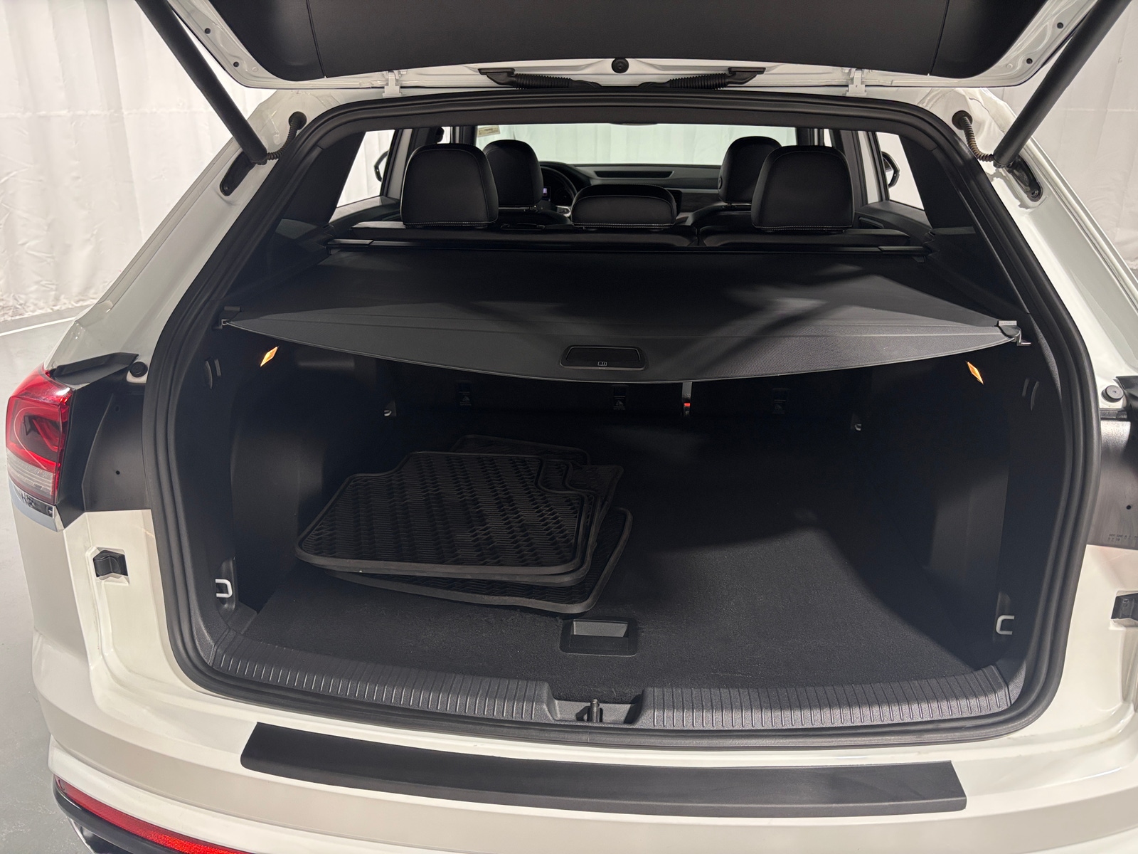 Thumbnail: 2021 Volkswagen Atlas - 6