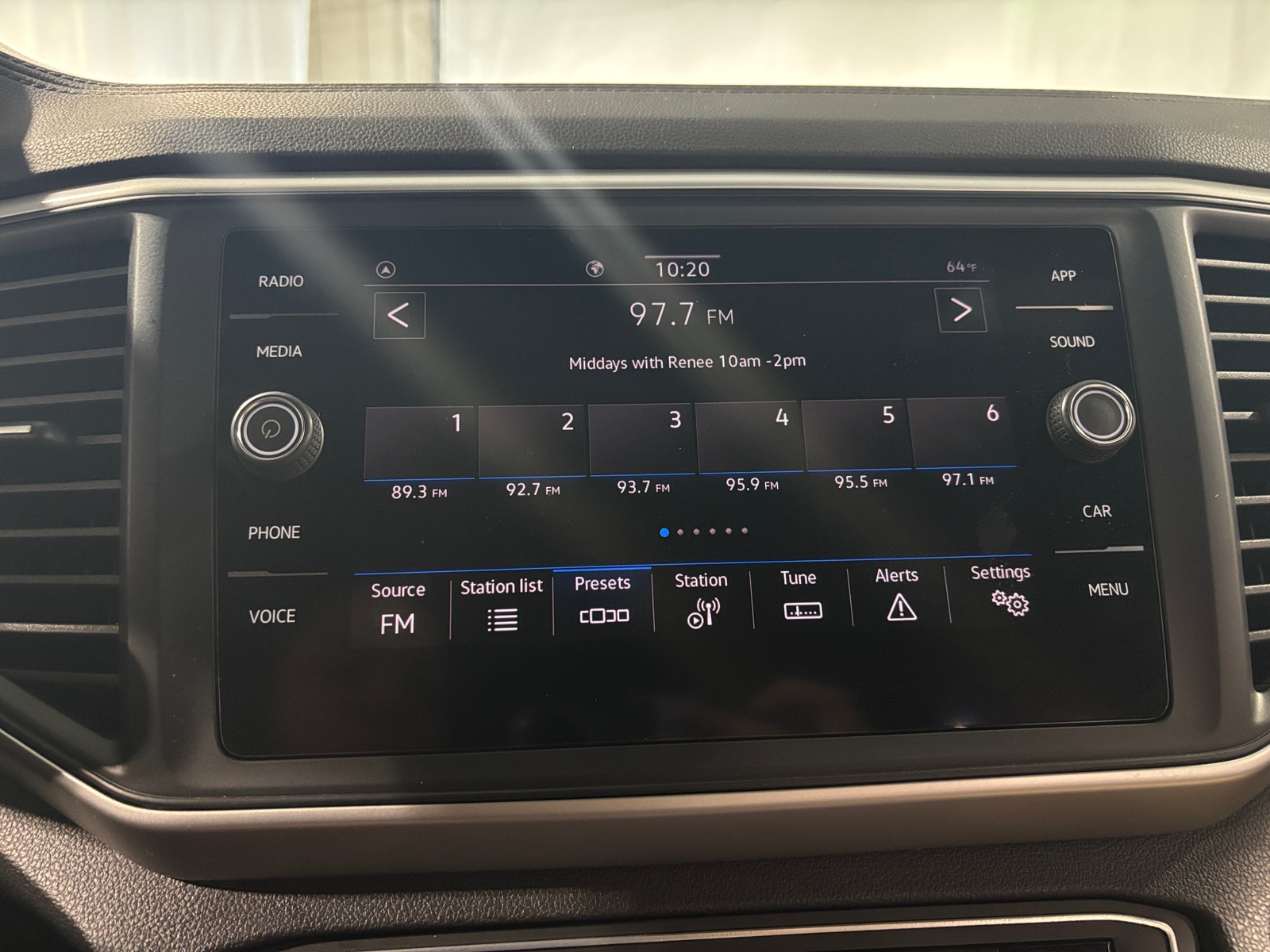 Thumbnail: 2021 Volkswagen Atlas - 3