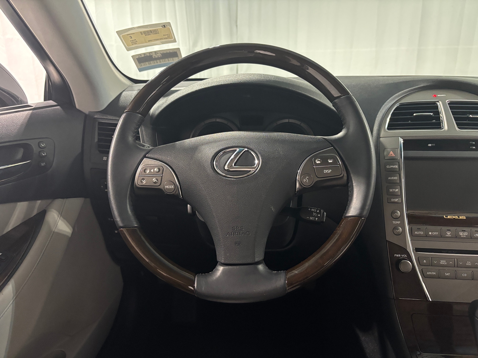 Thumbnail: 2010 Lexus ES - 4