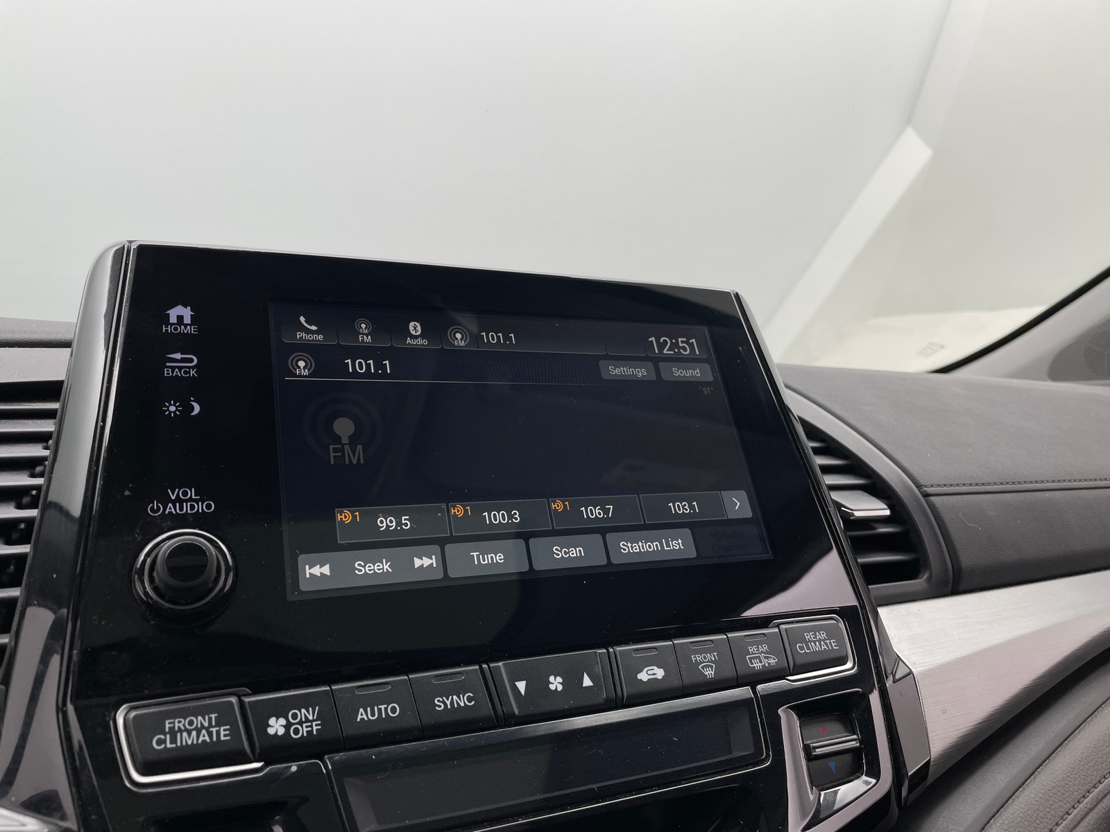 Thumbnail: 2018 Honda Odyssey - 3