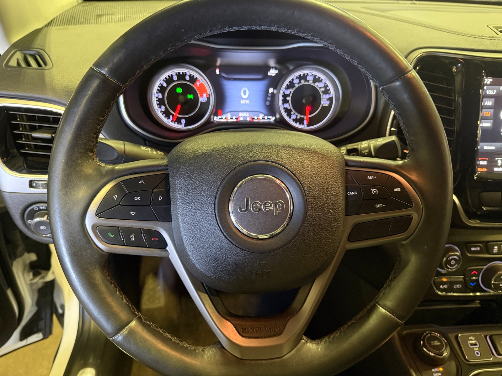 Thumbnail: 2019 Jeep Cherokee - 4
