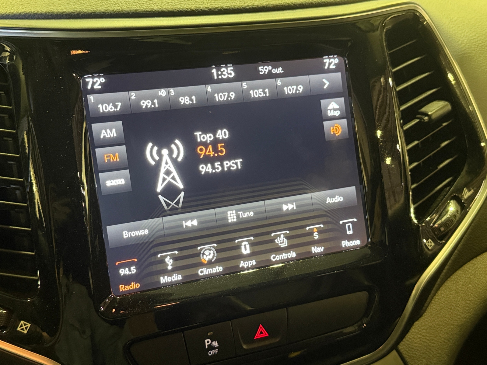 Thumbnail: 2019 Jeep Cherokee - 3