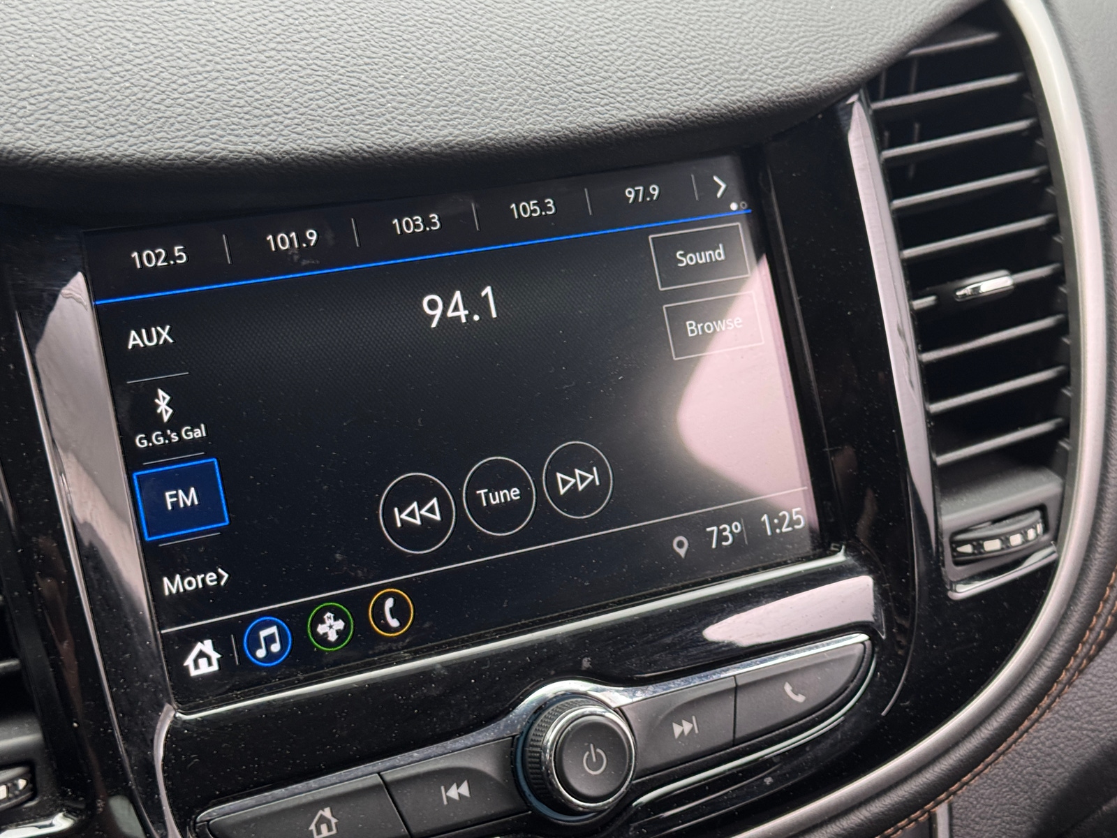 Thumbnail: 2019 Chevrolet Trax - 4