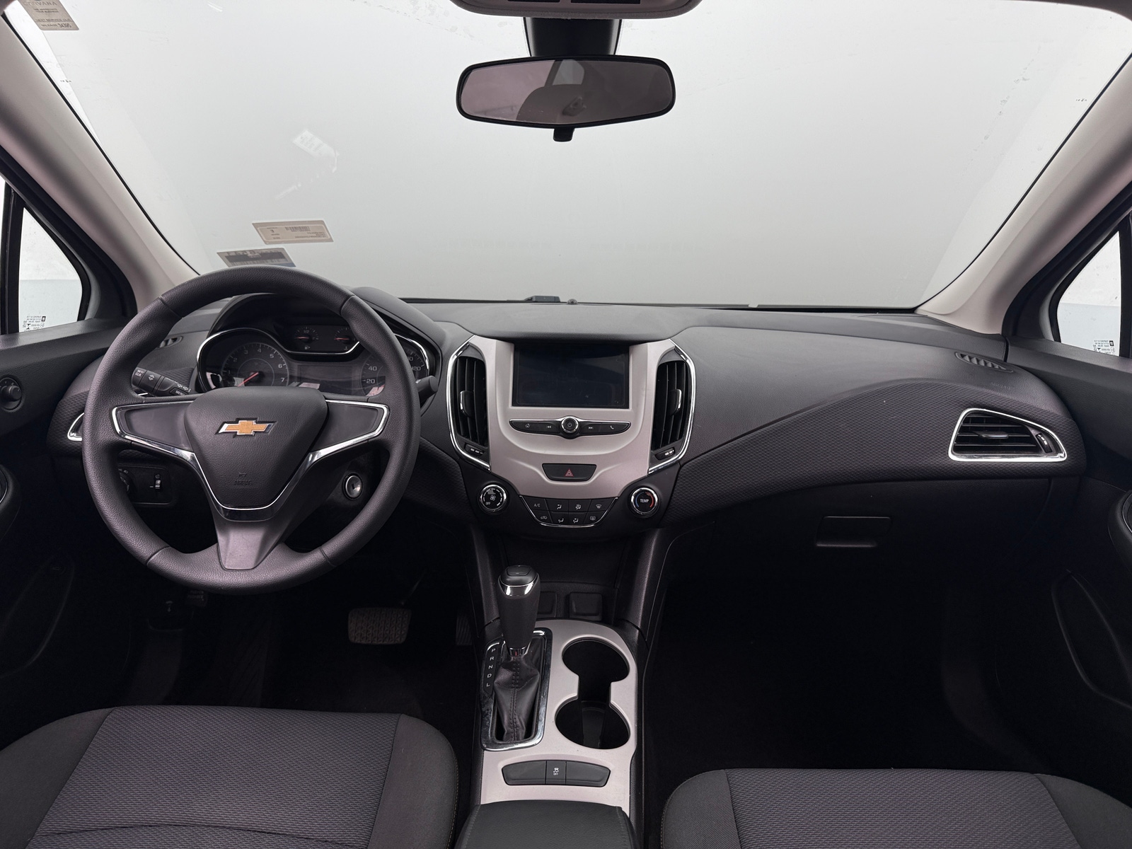 Thumbnail: 2018 Chevrolet Cruze - 3