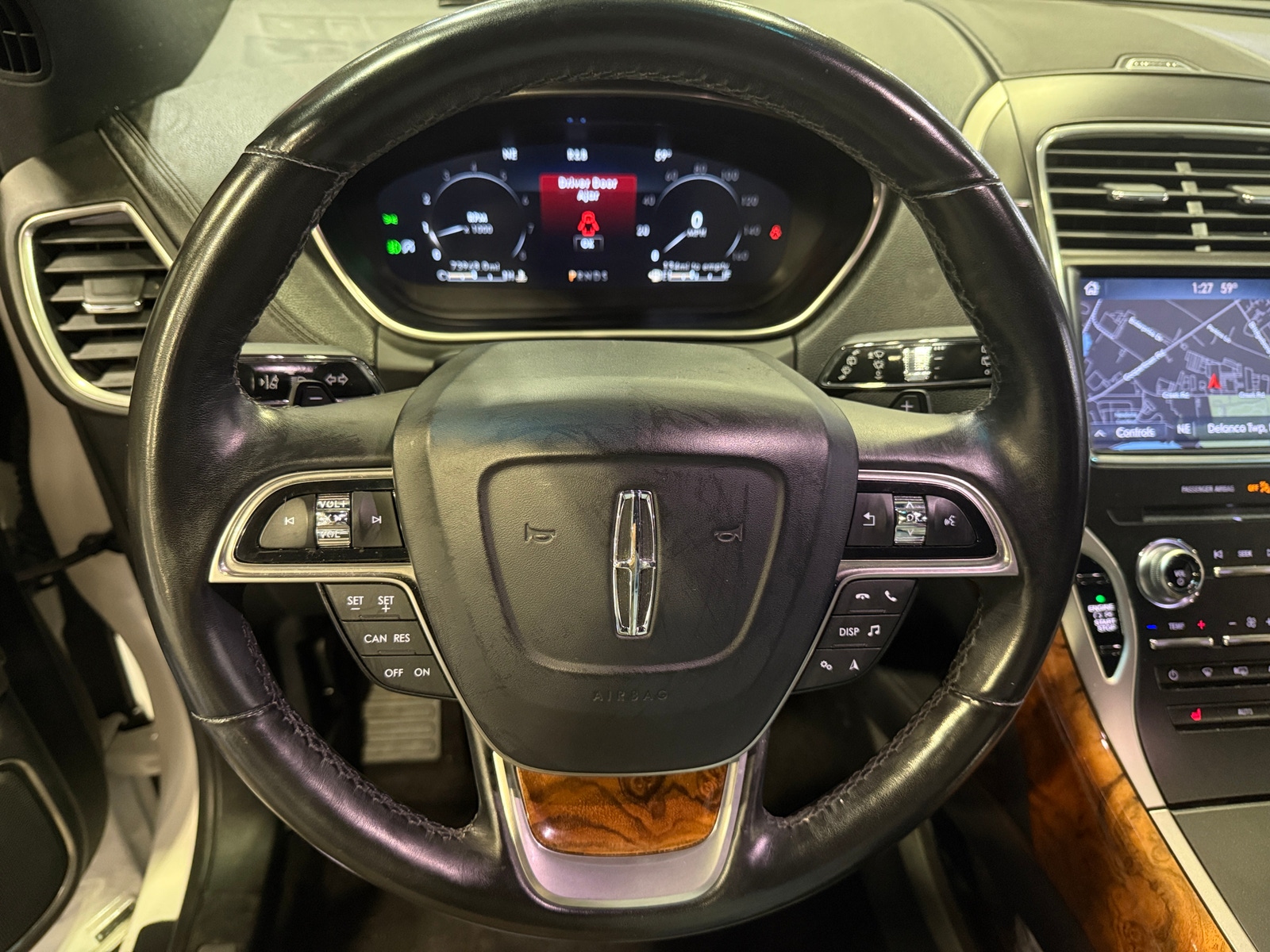 Thumbnail: 2019 Lincoln Nautilus - 4
