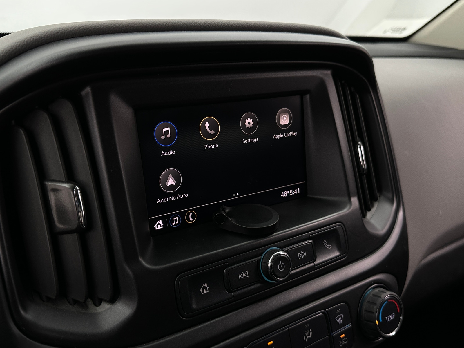 Thumbnail: 2020 Chevrolet Colorado - 3