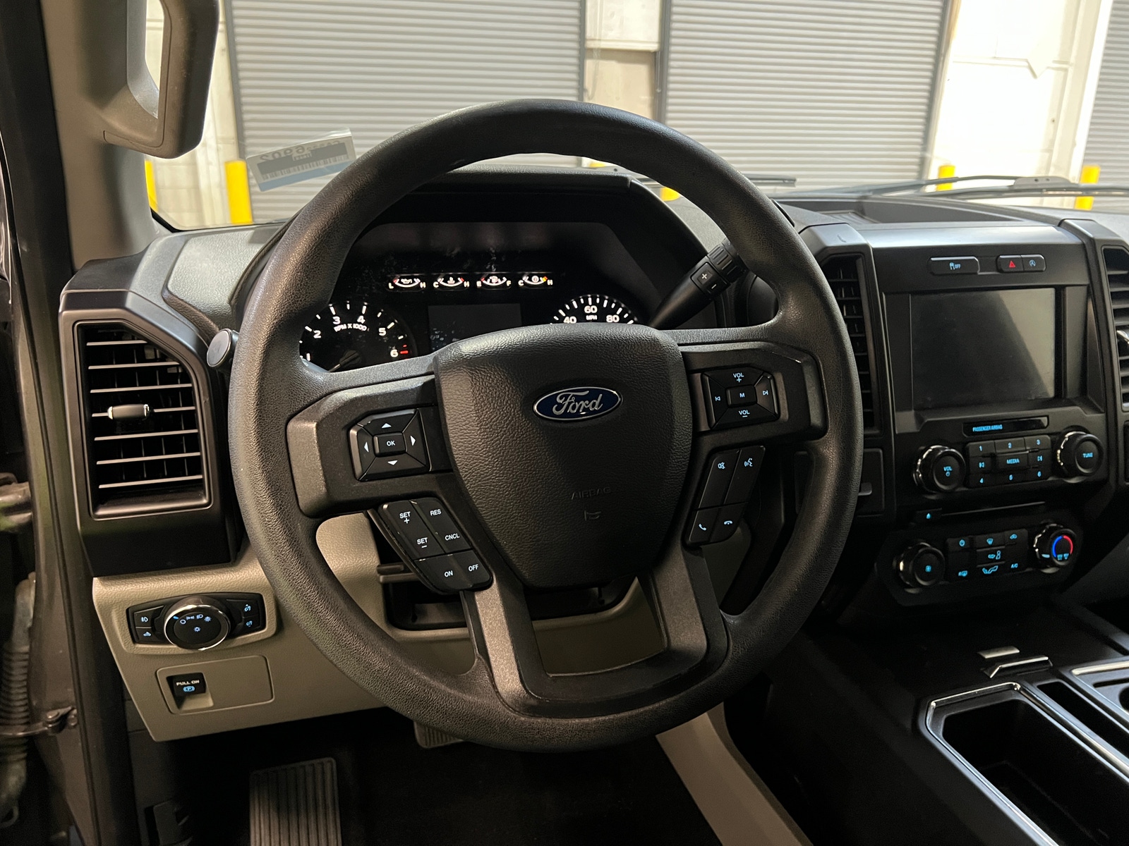 Thumbnail: 2018 Ford Econoline - 5