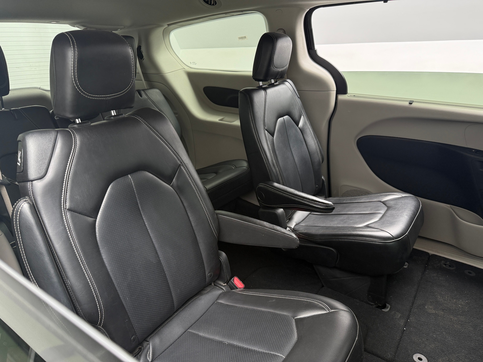 Thumbnail: 2023 Chrysler Pacifica - 5